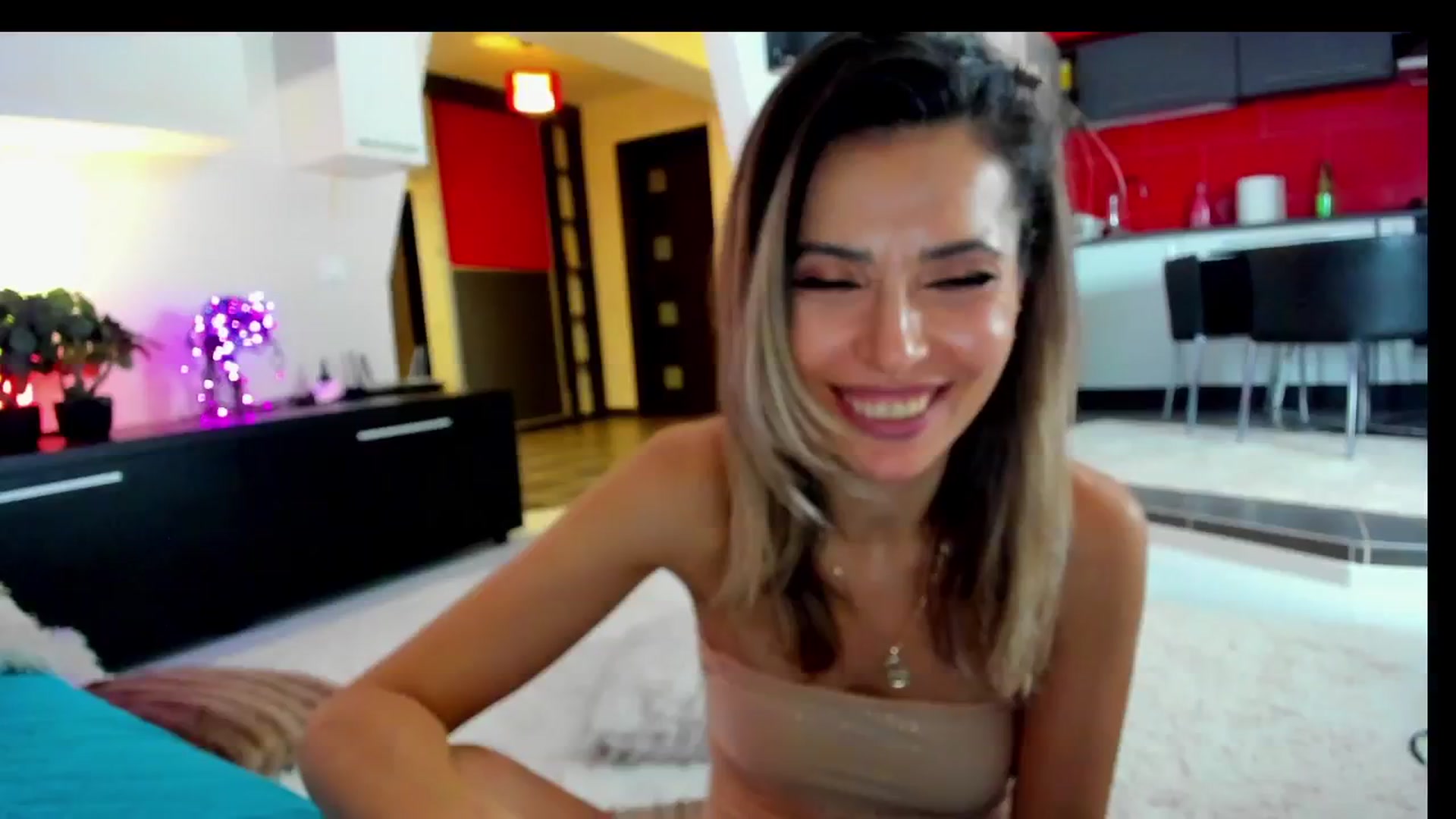Gallery image thumbnail from SmileyTinaa's myfreecams stream on, 02/28/2025, 03:19 image 9 of 20