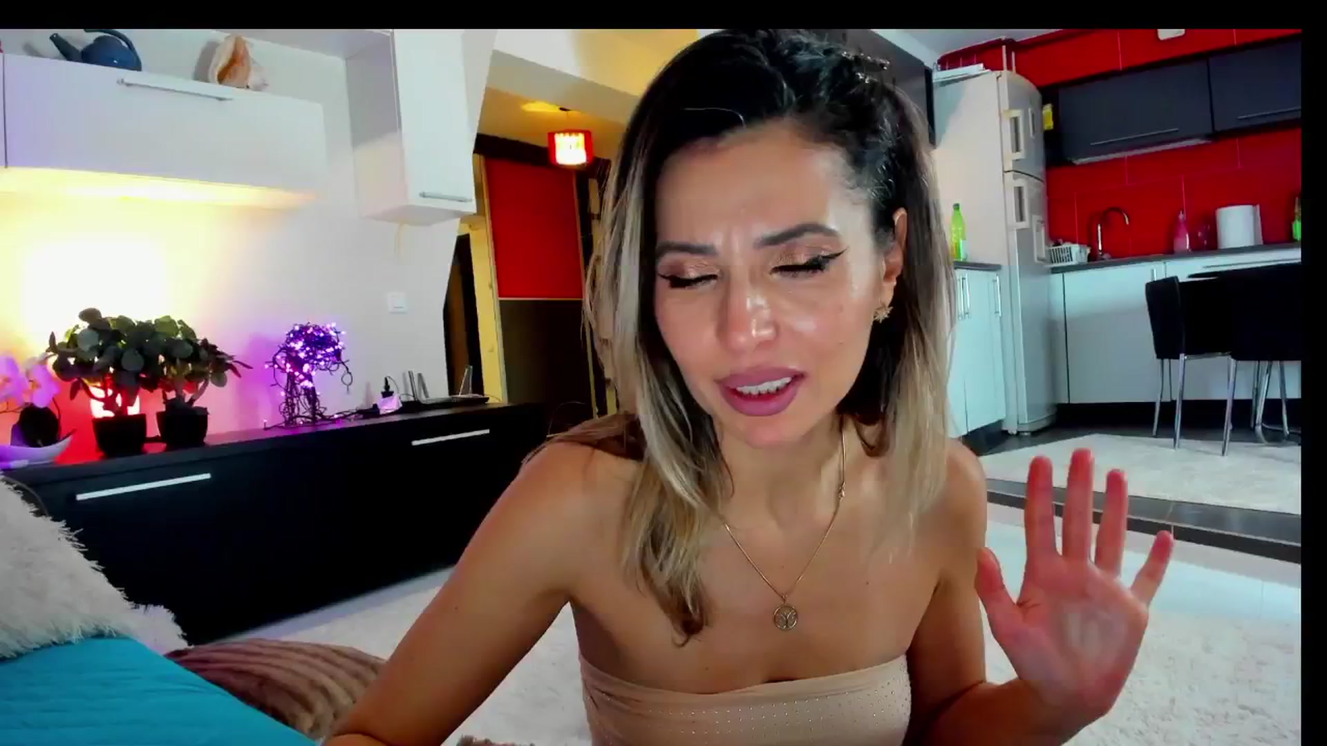 Gallery image thumbnail from SmileyTinaa's myfreecams stream on, 02/28/2025, 03:19 image 3 of 20