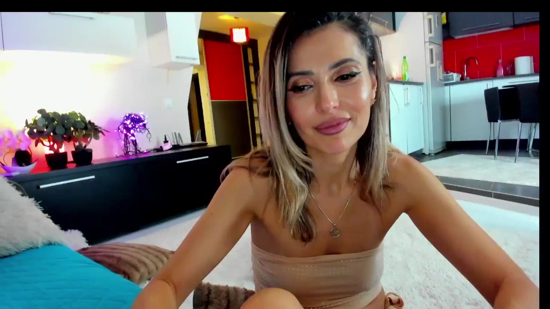 Gallery image thumbnail from SmileyTinaa's myfreecams stream on, 02/28/2025, 03:19 image 4 of 20