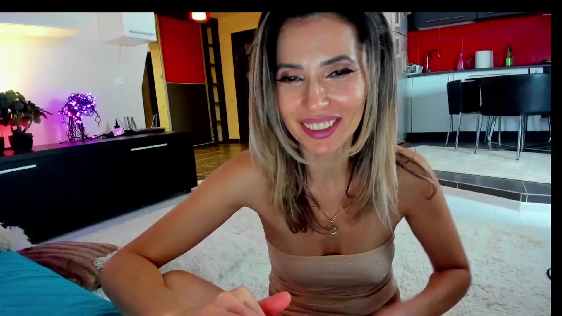 Gallery image thumbnail from SmileyTinaa's myfreecams stream on, 02/28/2025, 03:50 image 3 of 20