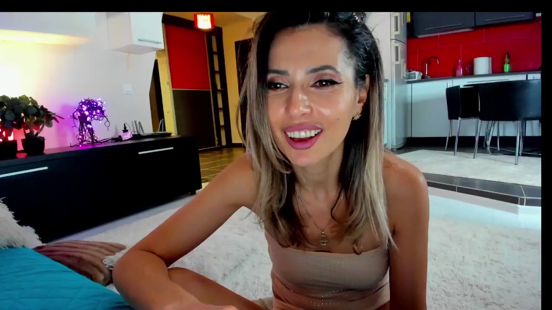 Gallery image thumbnail from SmileyTinaa's myfreecams stream on, 02/28/2025, 03:50 image 6 of 20