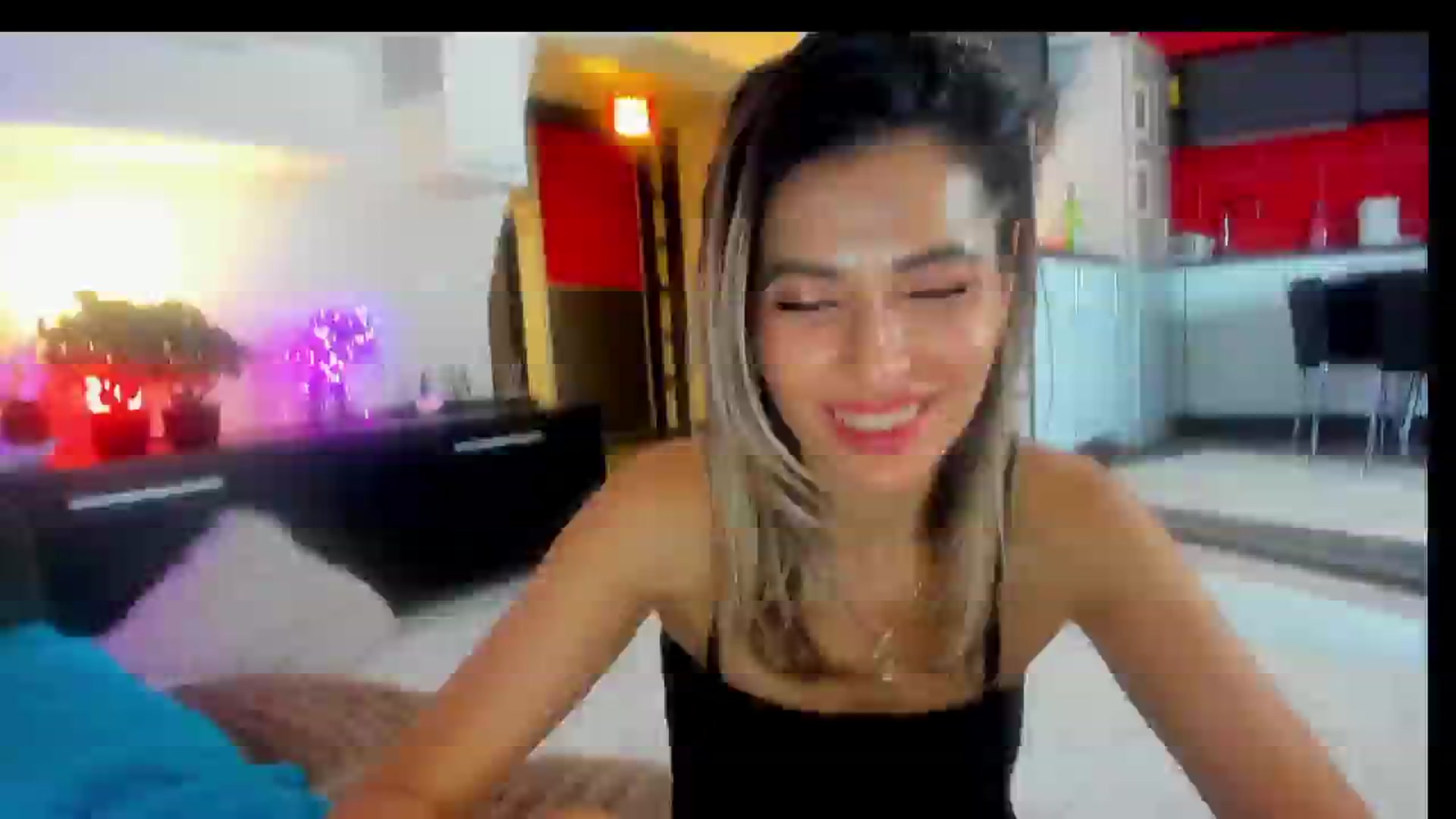 Gallery image thumbnail from SmileyTinaa's myfreecams stream on, 03/01/2025, 02:31 image 13 of 20