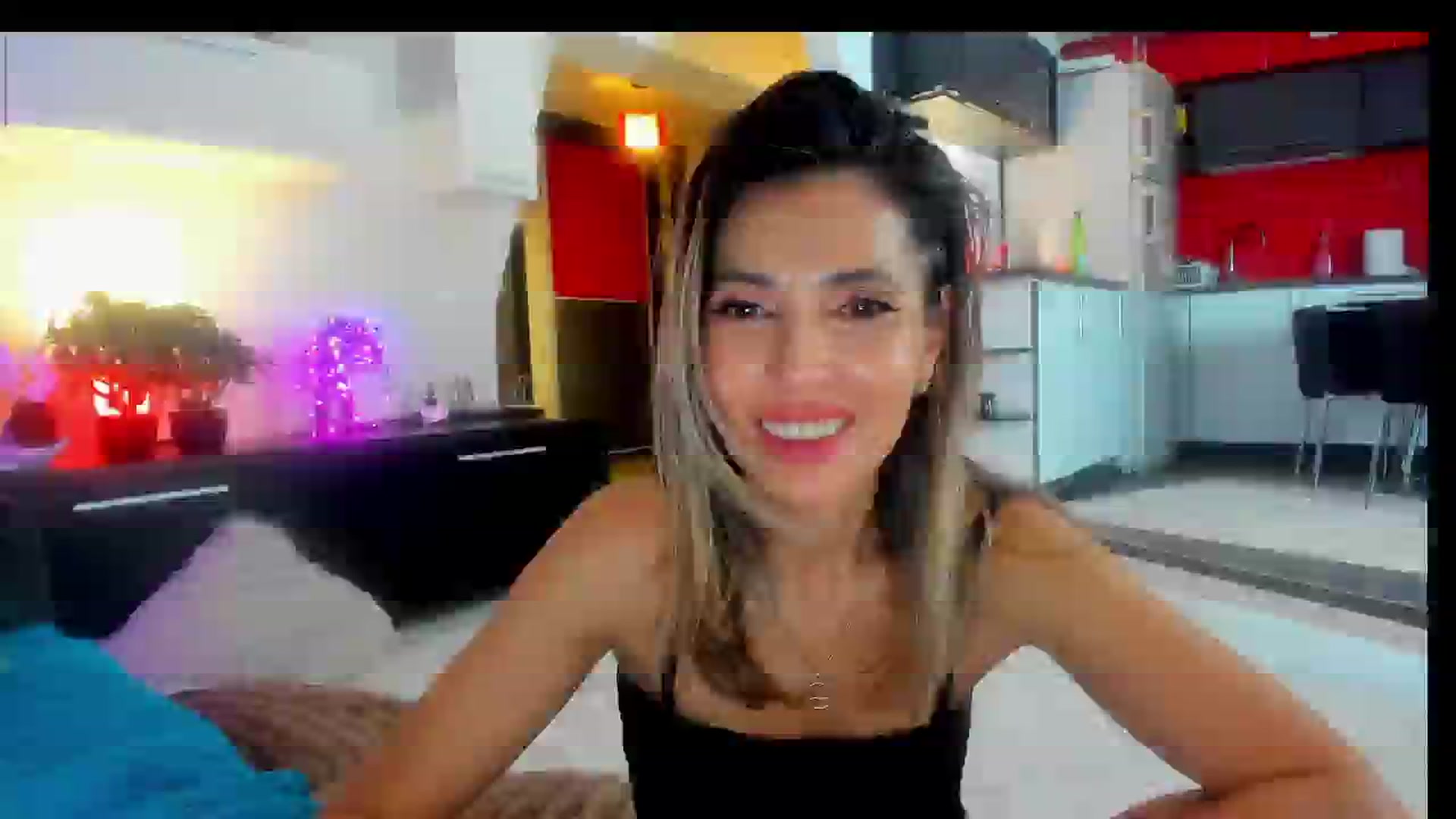 Gallery image thumbnail from SmileyTinaa's myfreecams stream on, 03/01/2025, 02:31 image 12 of 20