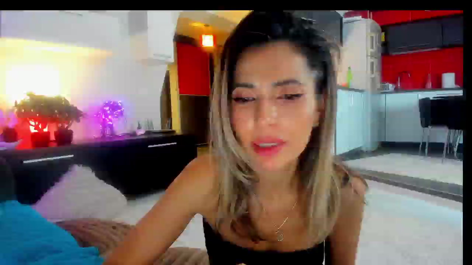 Gallery image thumbnail from SmileyTinaa's myfreecams stream on, 03/01/2025, 02:31 image 10 of 20