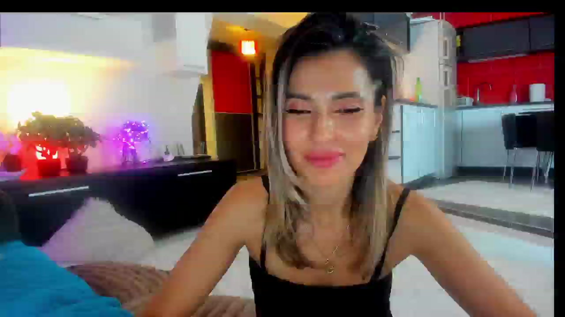 Gallery image thumbnail from SmileyTinaa's myfreecams stream on, 03/01/2025, 02:31 image 15 of 20