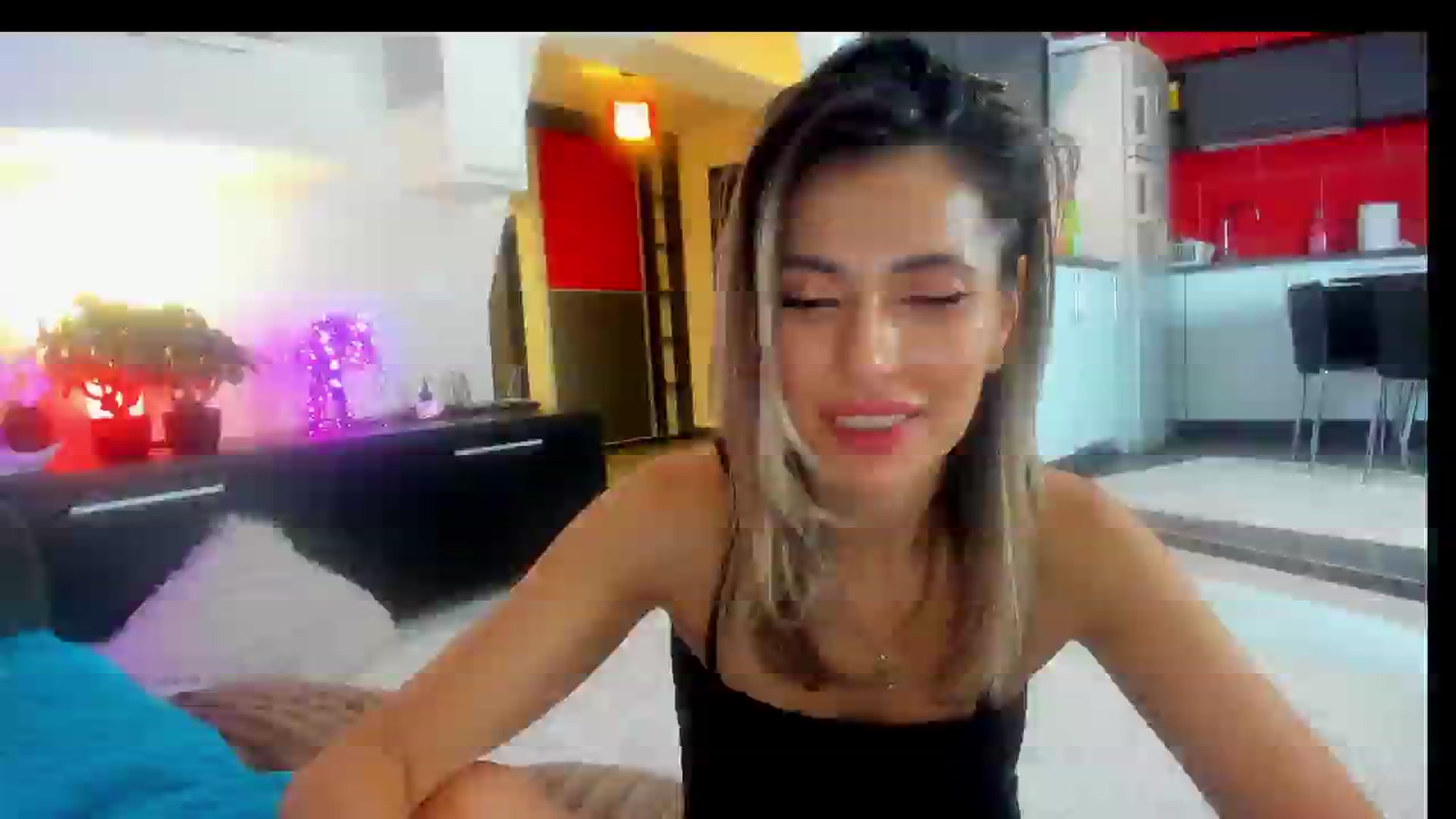 Gallery image thumbnail from SmileyTinaa's myfreecams stream on, 03/01/2025, 02:31 image 14 of 20