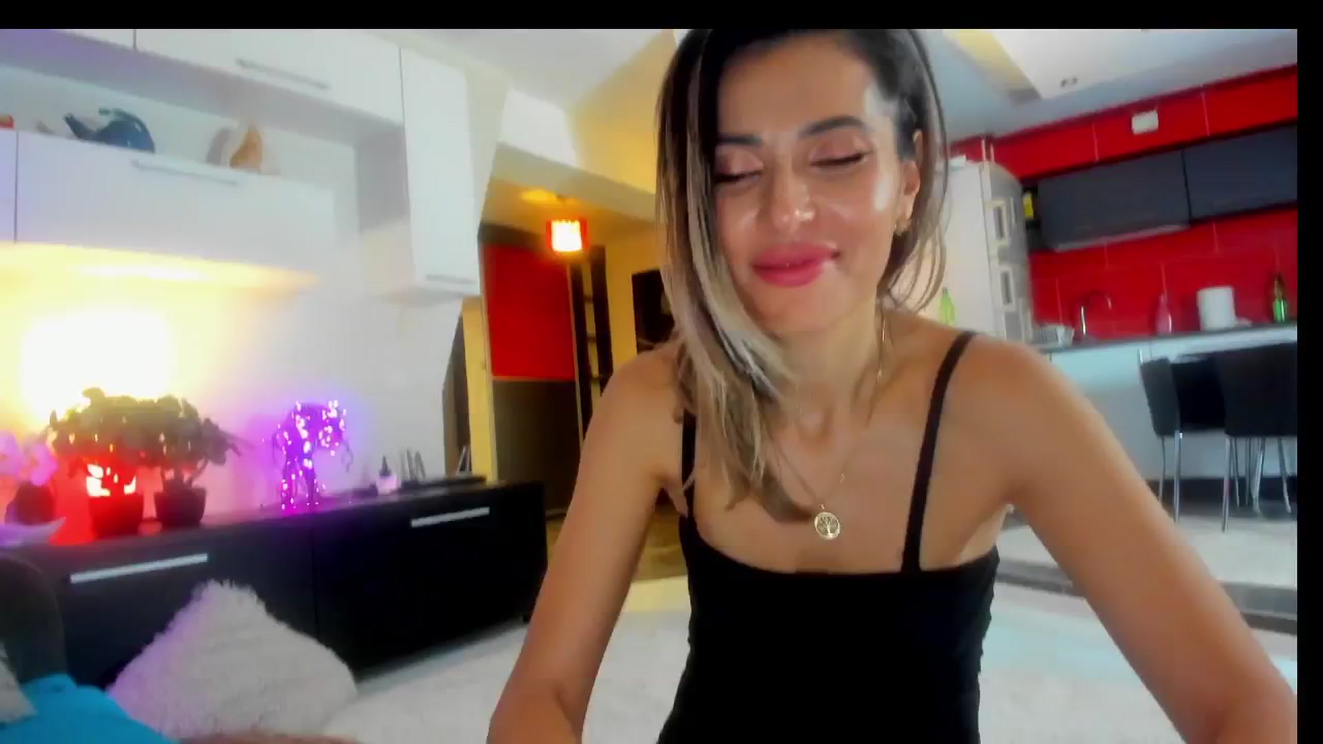 Gallery image thumbnail from SmileyTinaa's myfreecams stream on, 03/01/2025, 04:47 image 3 of 20