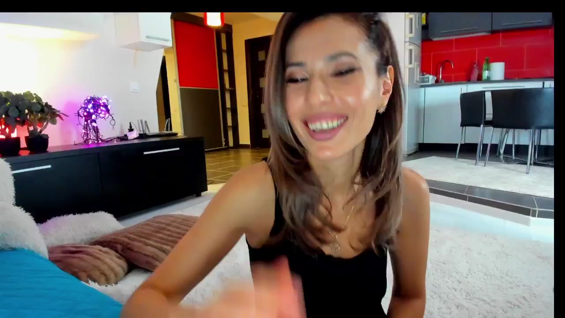 Gallery image thumbnail from SmileyTinaa's myfreecams stream on, 03/07/2025, 22:33 image 9 of 20