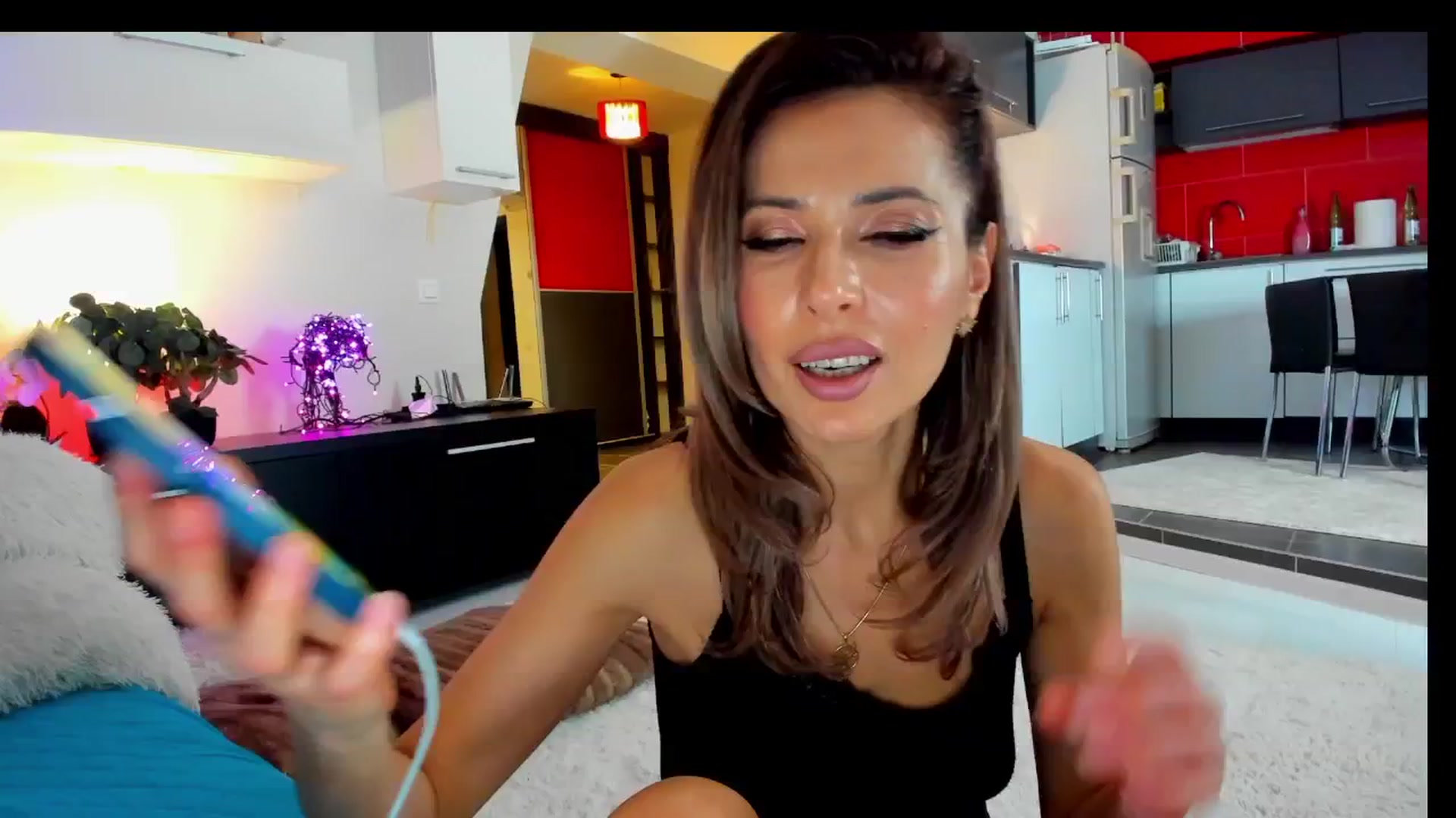 Gallery image thumbnail from SmileyTinaa's myfreecams stream on, 03/08/2025, 24:04 image 1 of 20