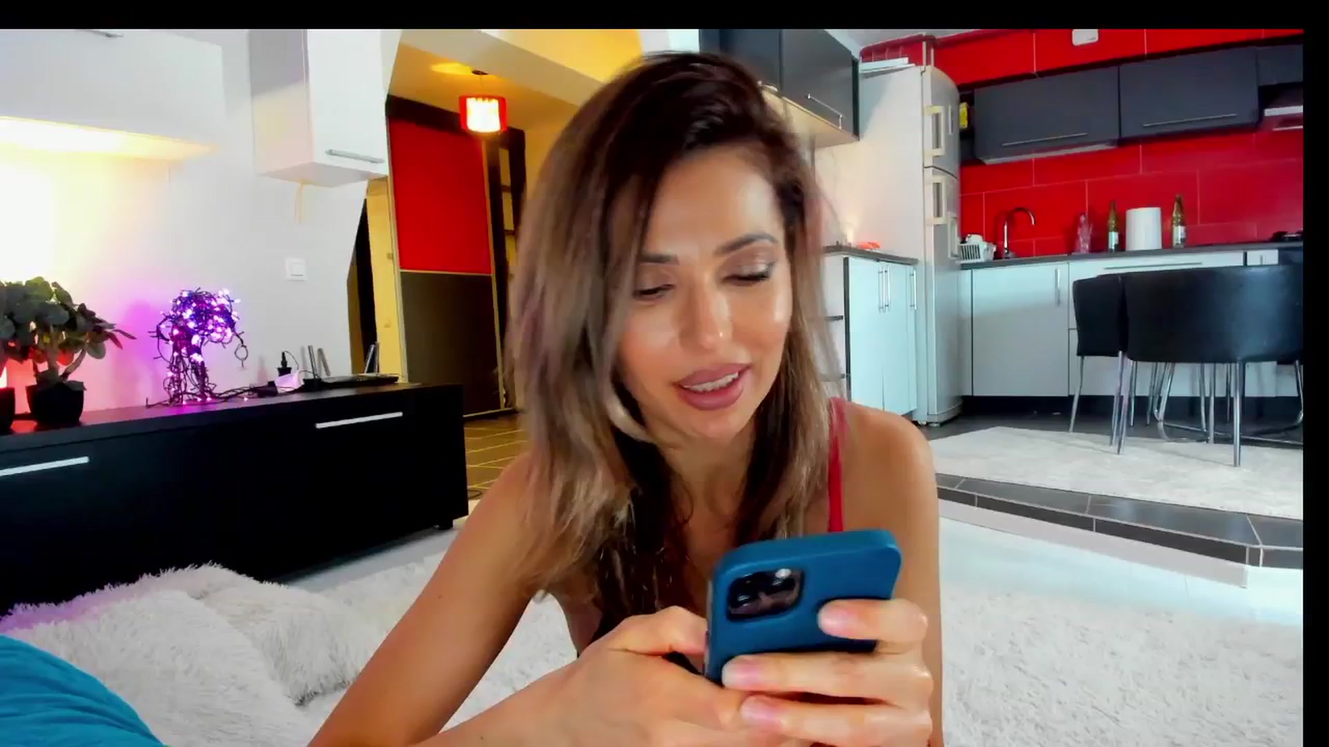 Gallery image thumbnail from SmileyTinaa's myfreecams stream on, 03/13/2025, 22:35 image 3 of 20