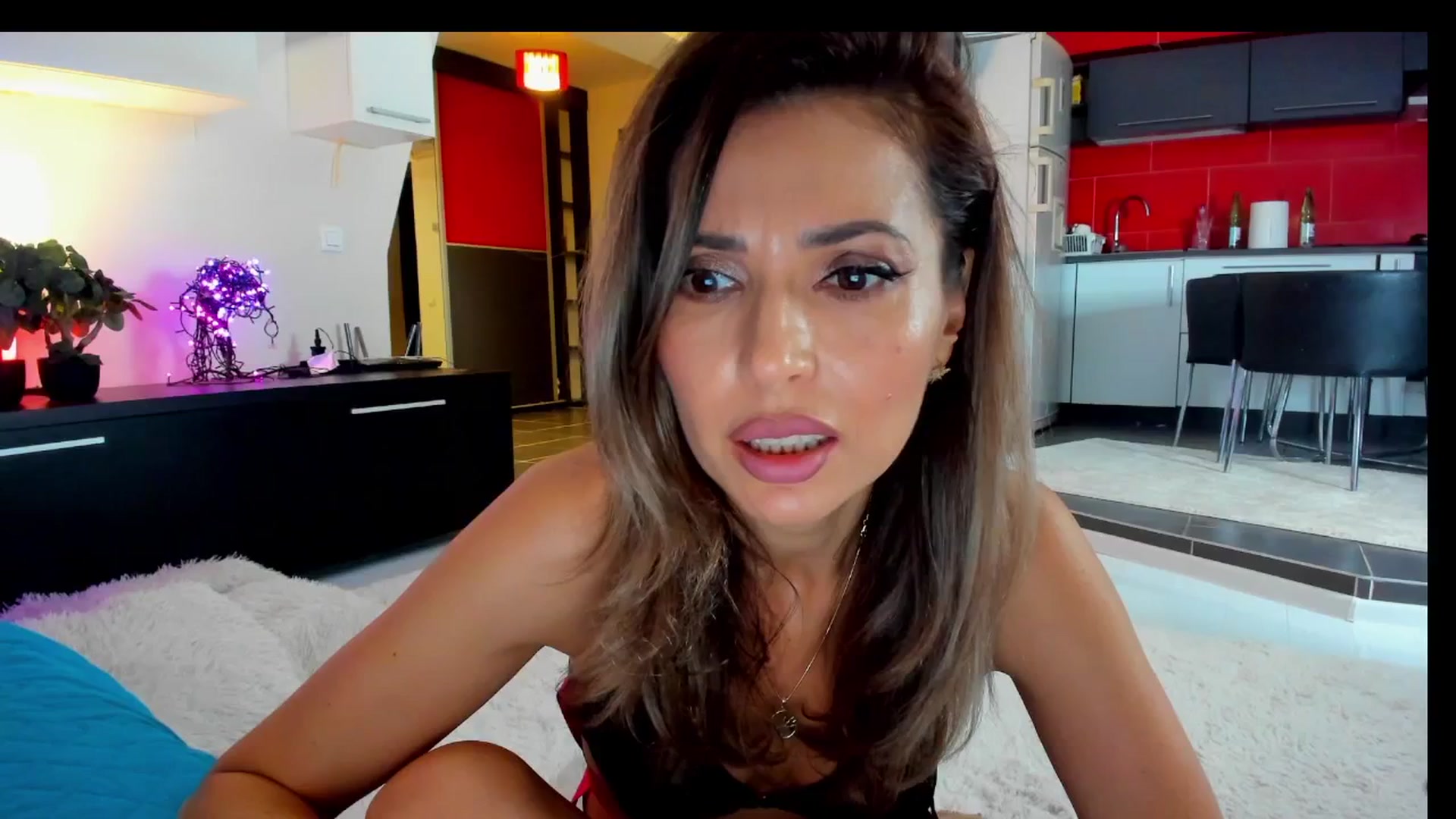 Gallery image thumbnail from SmileyTinaa's myfreecams stream on, 03/13/2025, 22:35 image 13 of 20