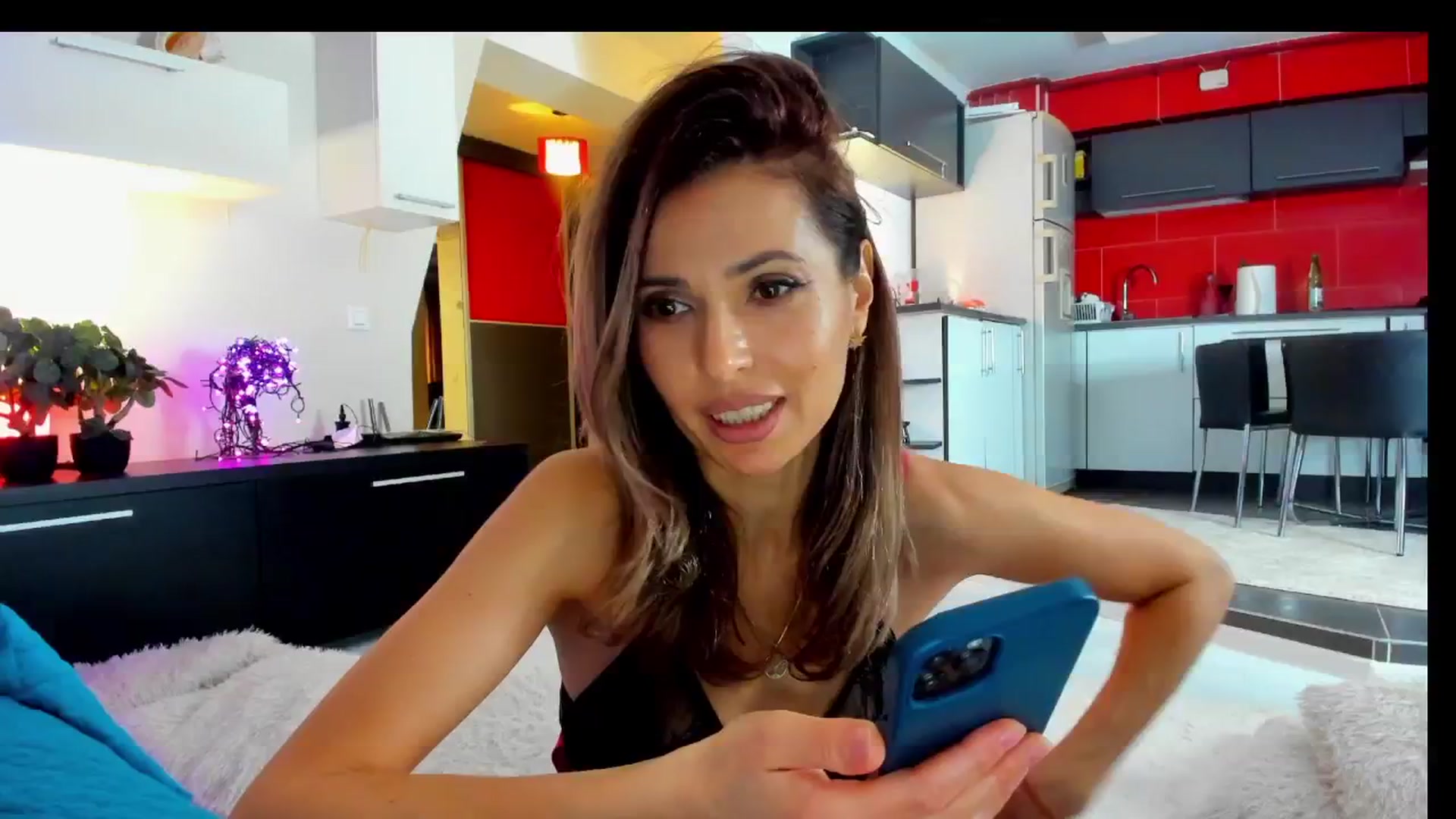 Gallery image thumbnail from SmileyTinaa's myfreecams stream on, 03/14/2025, 06:40 image 16 of 20