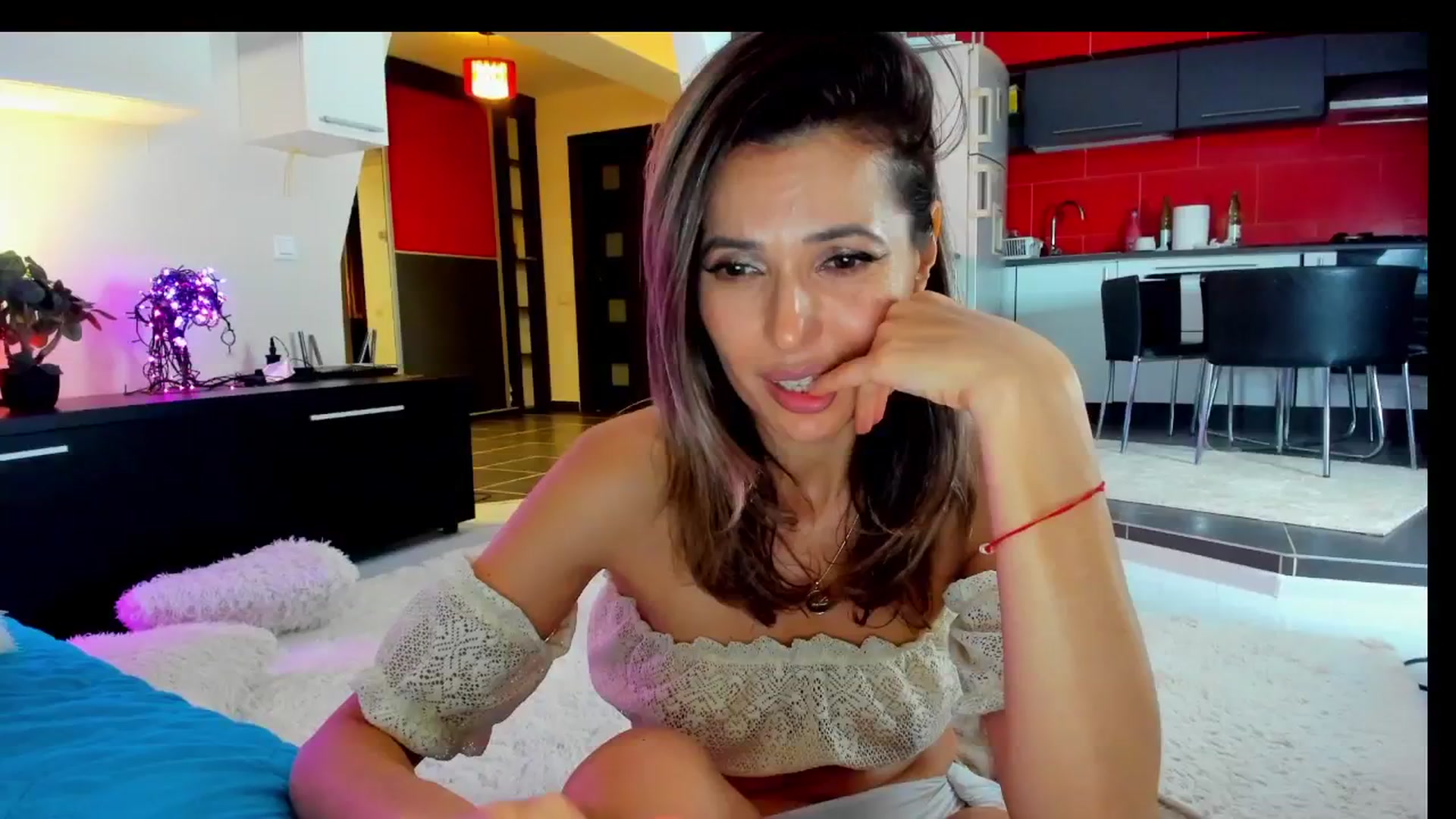 Gallery image thumbnail from SmileyTinaa's myfreecams stream on, 03/15/2025, 09:25 image 17 of 20