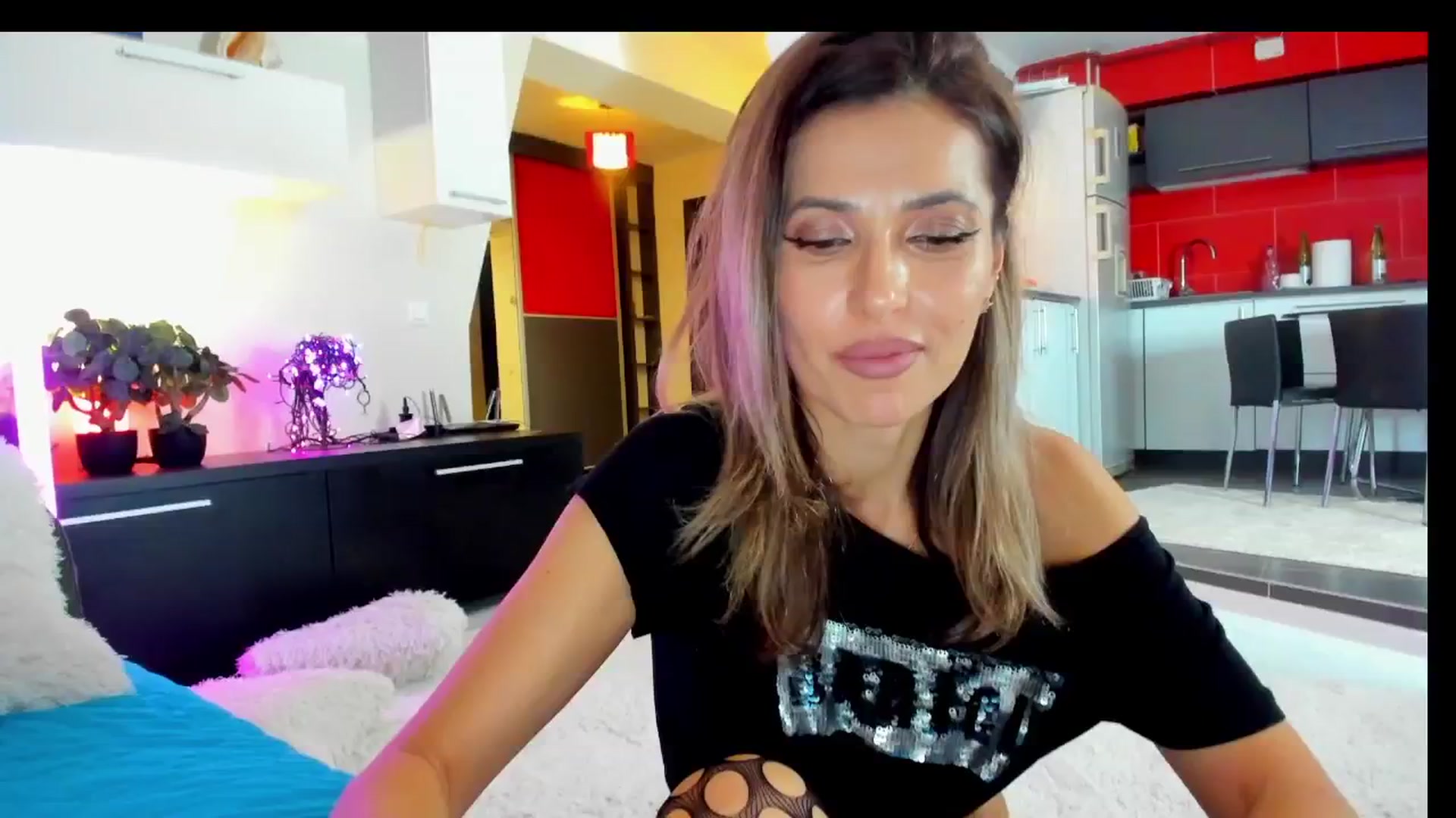 Gallery image thumbnail from SmileyTinaa's myfreecams stream on, 03/20/2025, 22:36 image 20 of 20