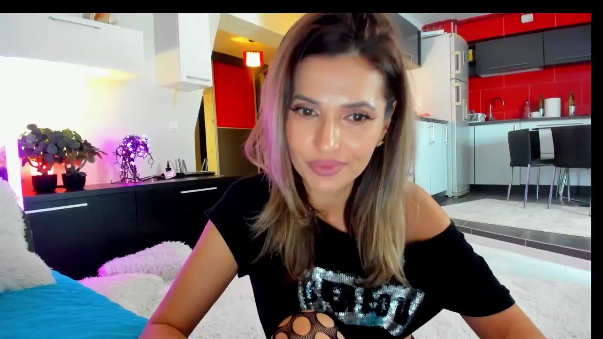 Gallery image thumbnail from SmileyTinaa's myfreecams stream on, 03/20/2025, 22:36 image 19 of 20