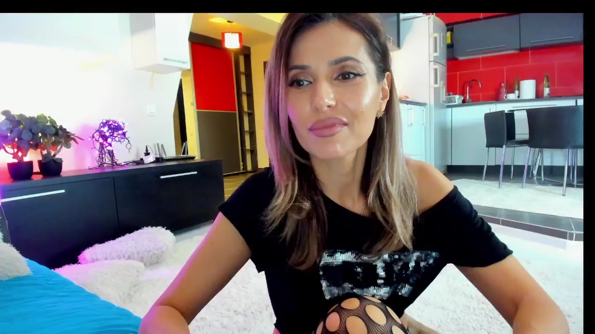 Gallery image thumbnail from SmileyTinaa's myfreecams stream on, 03/20/2025, 22:36 image 8 of 20