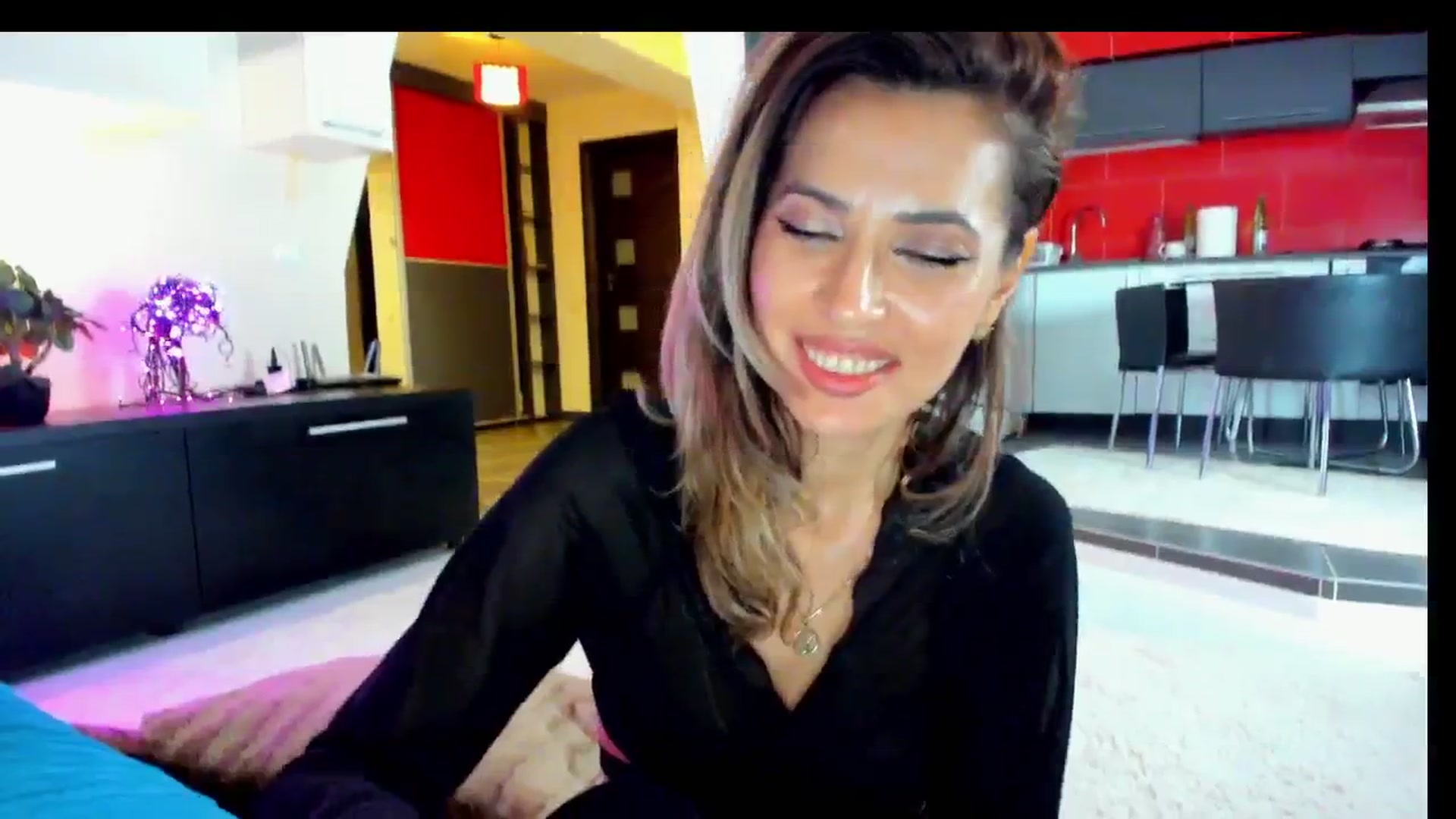 Gallery image thumbnail from SmileyTinaa's myfreecams stream on, 04/04/2025, 05:08 image 9 of 20