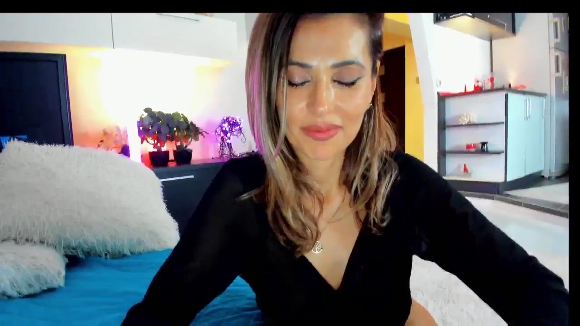 Gallery image thumbnail from SmileyTinaa's myfreecams stream on, 04/04/2025, 05:08 image 20 of 20