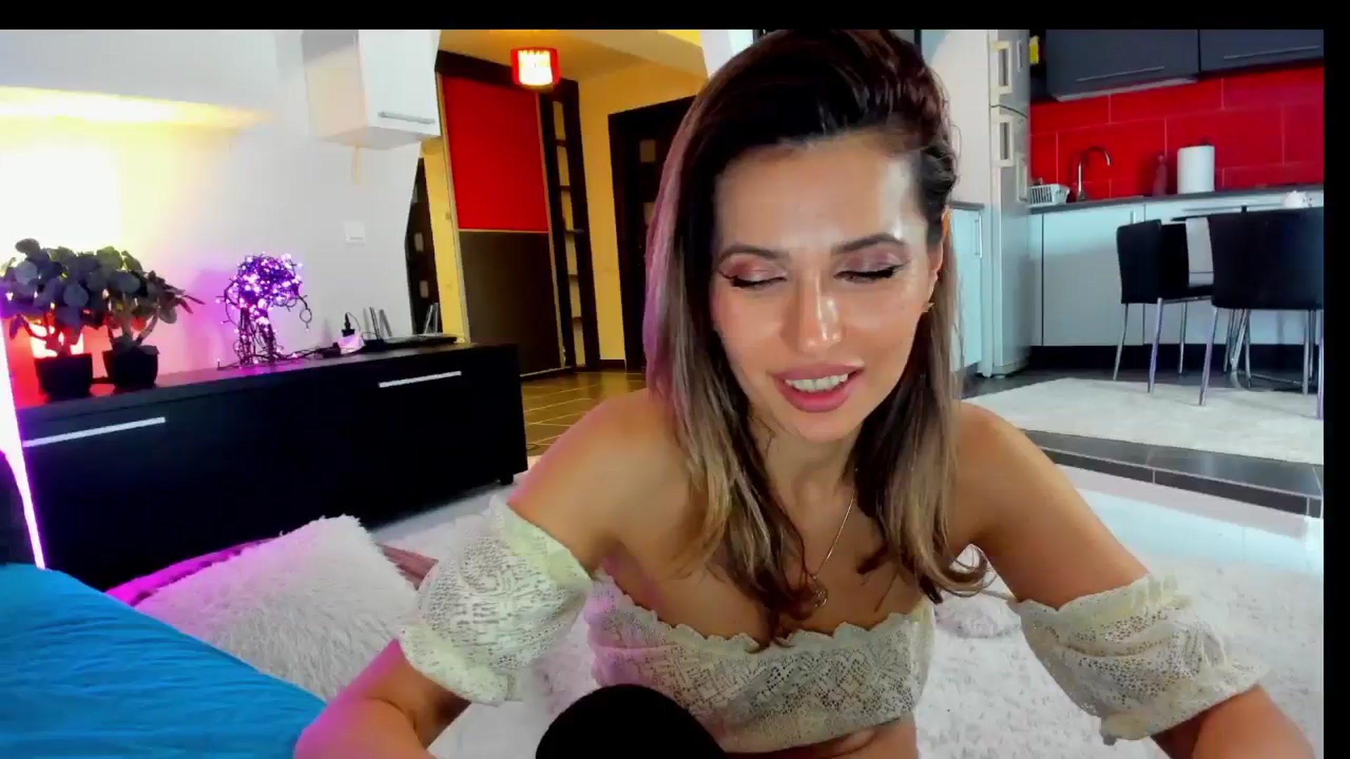 Gallery image thumbnail from SmileyTinaa's myfreecams stream on, 04/11/2025, 02:18 image 5 of 20