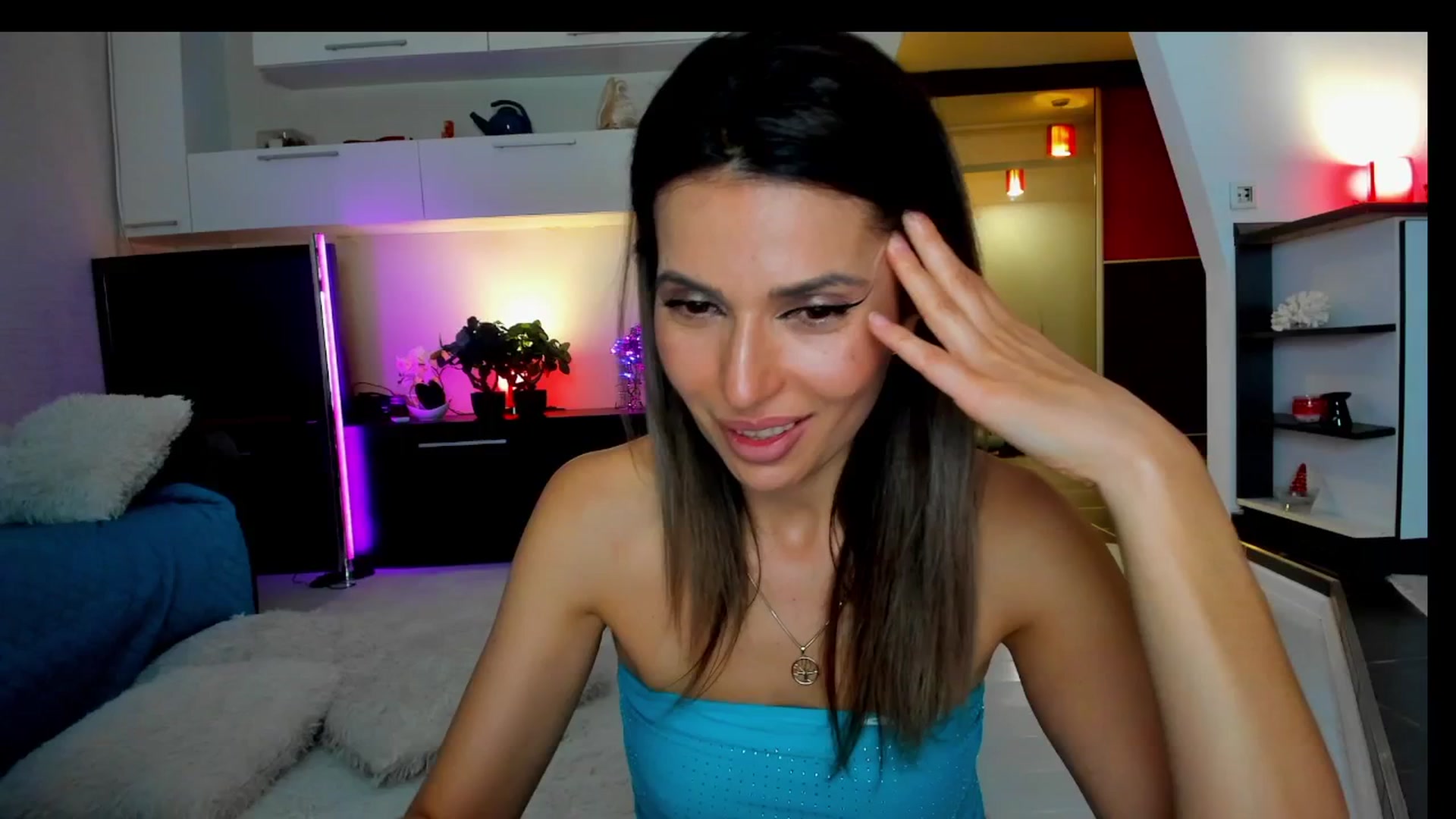 Gallery image thumbnail from SmileyTinaa's myfreecams stream on, 04/17/2025, 23:53 image 19 of 20