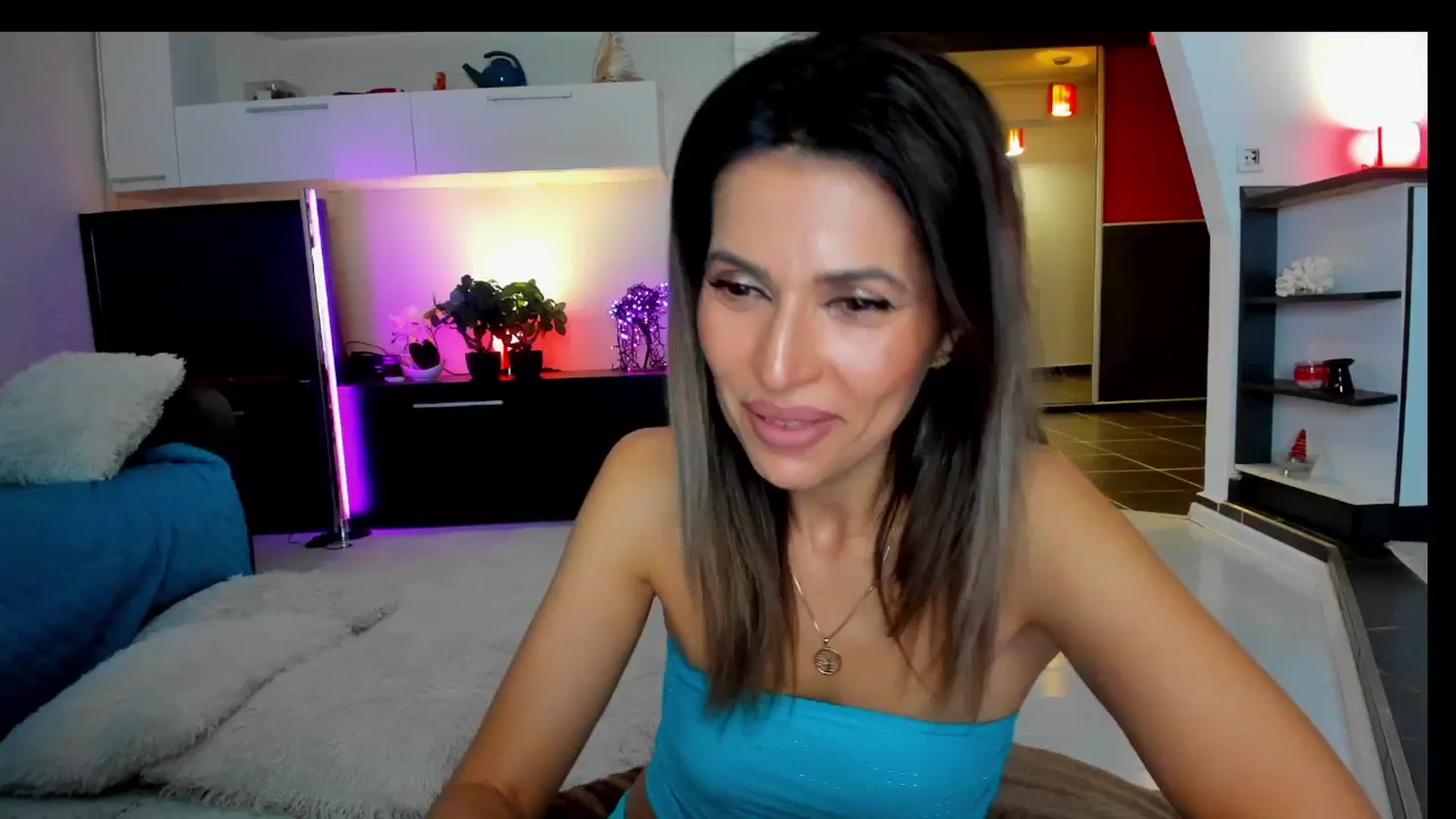 Gallery image thumbnail from SmileyTinaa's myfreecams stream on, 04/17/2025, 23:53 image 2 of 20