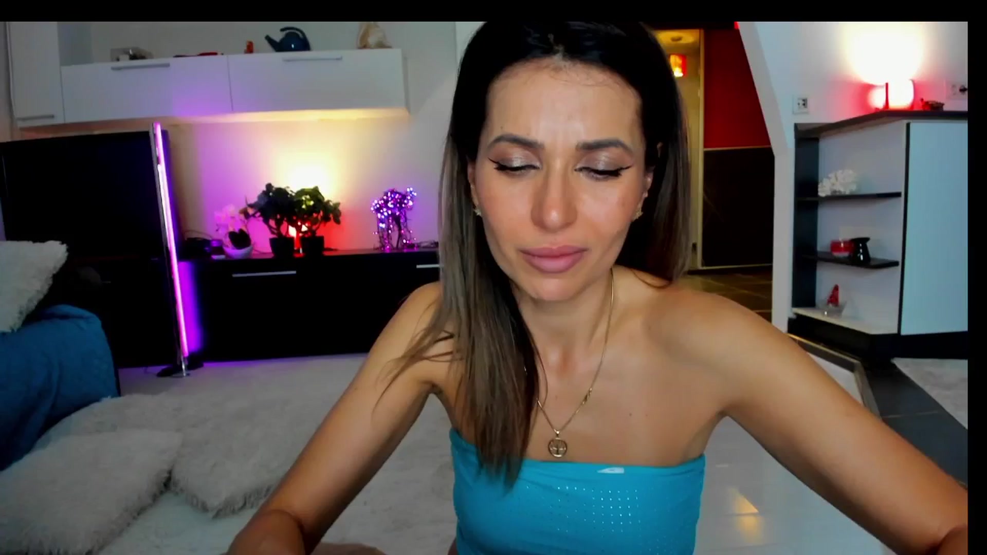 Gallery image thumbnail from SmileyTinaa's myfreecams stream on, 04/17/2025, 23:53 image 20 of 20