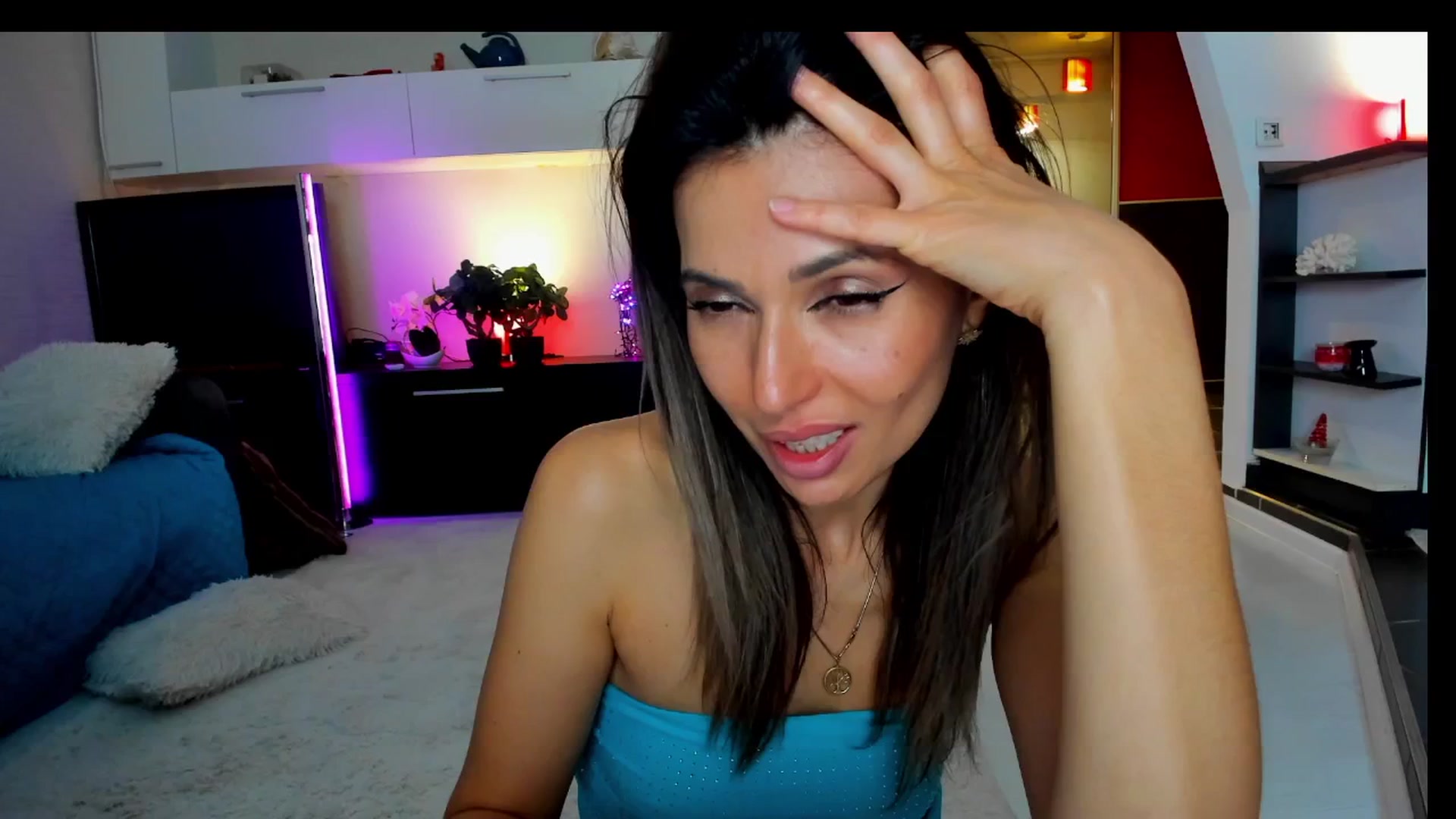 Gallery image thumbnail from SmileyTinaa's myfreecams stream on, 04/18/2025, 03:24 image 16 of 20