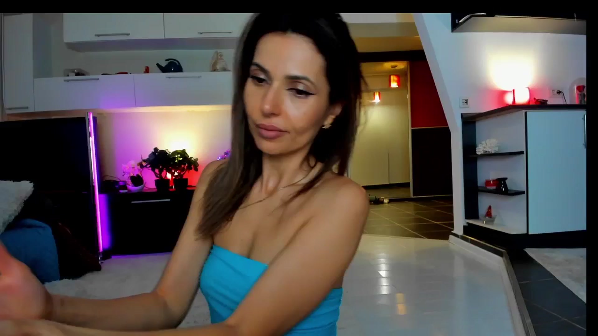 Gallery image thumbnail from SmileyTinaa's myfreecams stream on, 04/18/2025, 03:24 image 20 of 20