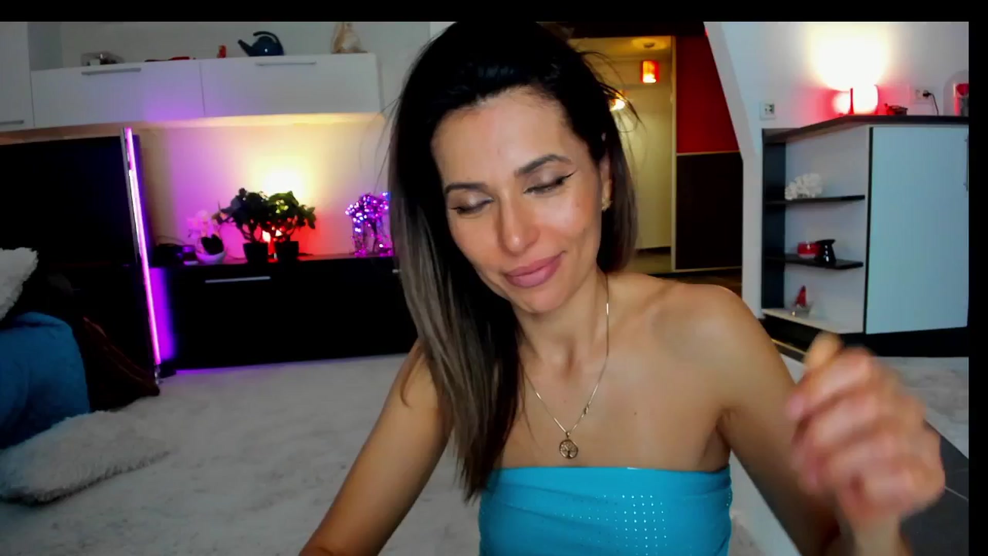 Gallery image thumbnail from SmileyTinaa's myfreecams stream on, 04/18/2025, 03:24 image 19 of 20