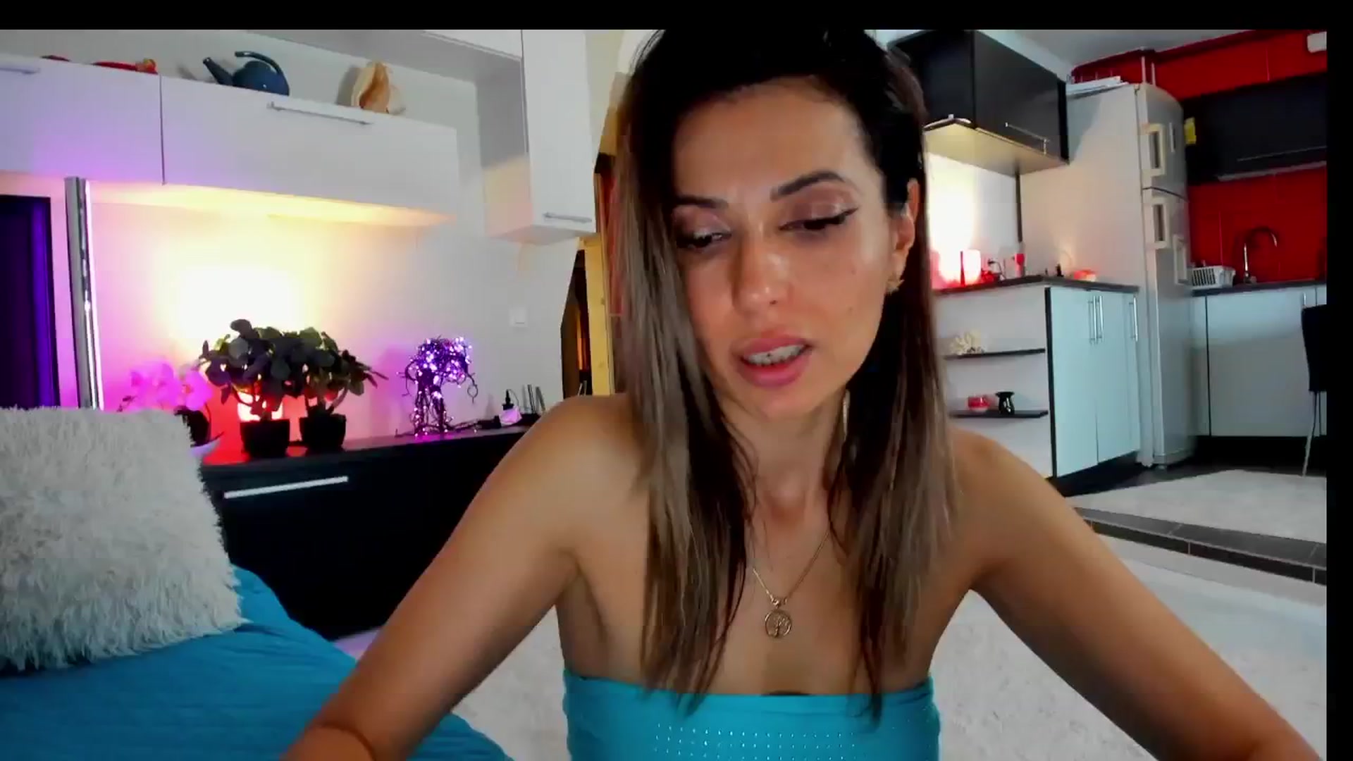 Gallery image thumbnail from SmileyTinaa's myfreecams stream on, 04/18/2025, 05:50 image 15 of 20