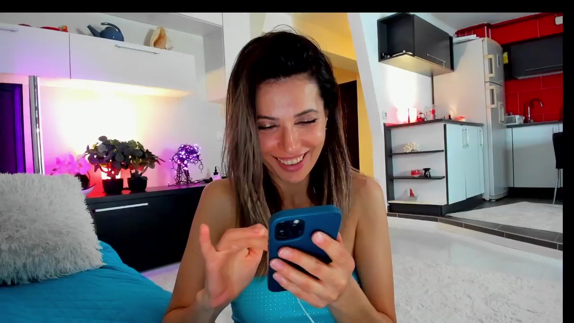 Gallery image thumbnail from SmileyTinaa's myfreecams stream on, 04/18/2025, 05:50 image 13 of 20