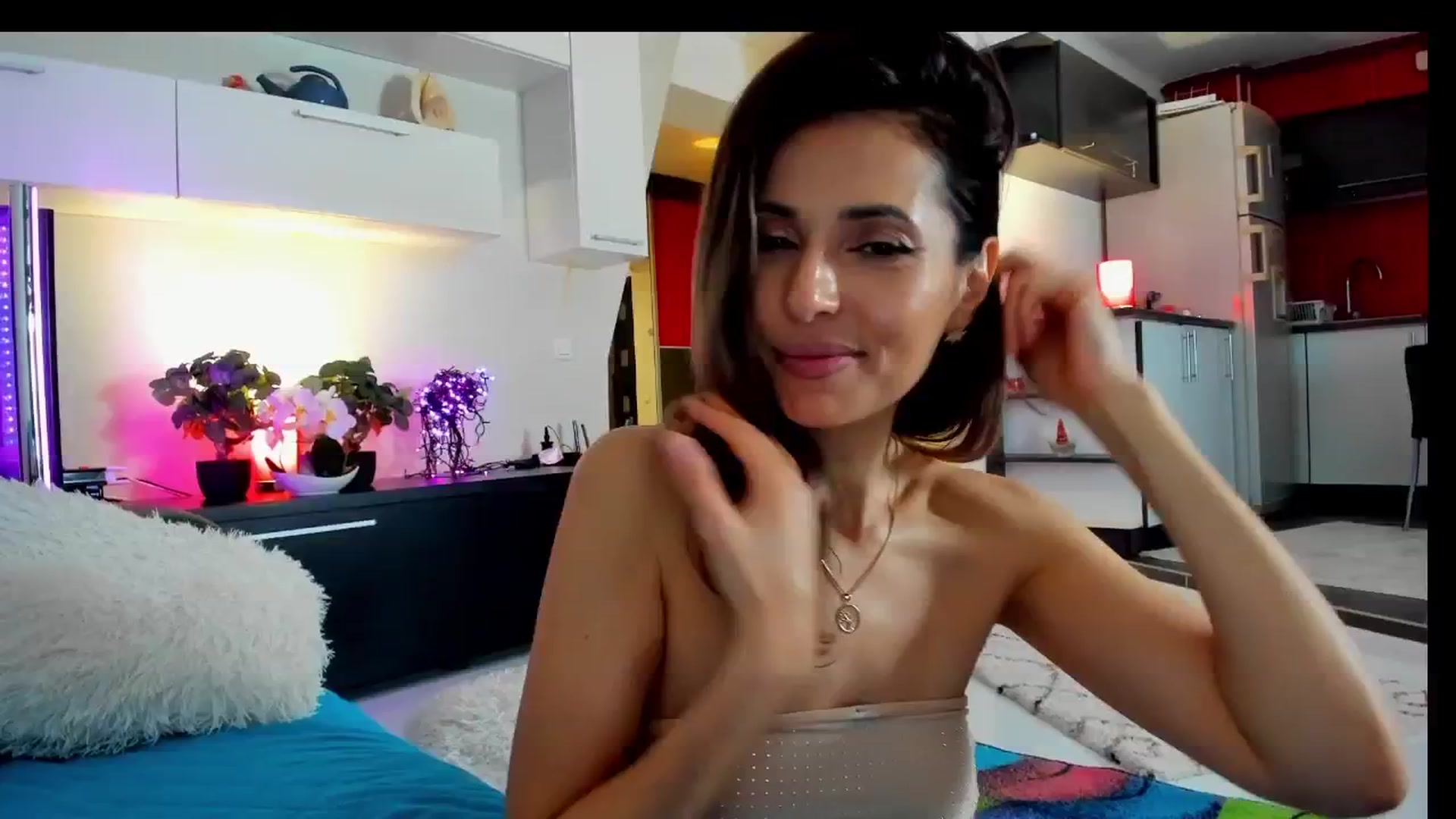 Gallery image thumbnail from SmileyTinaa's myfreecams stream on, 04/19/2025, 05:14 image 18 of 20