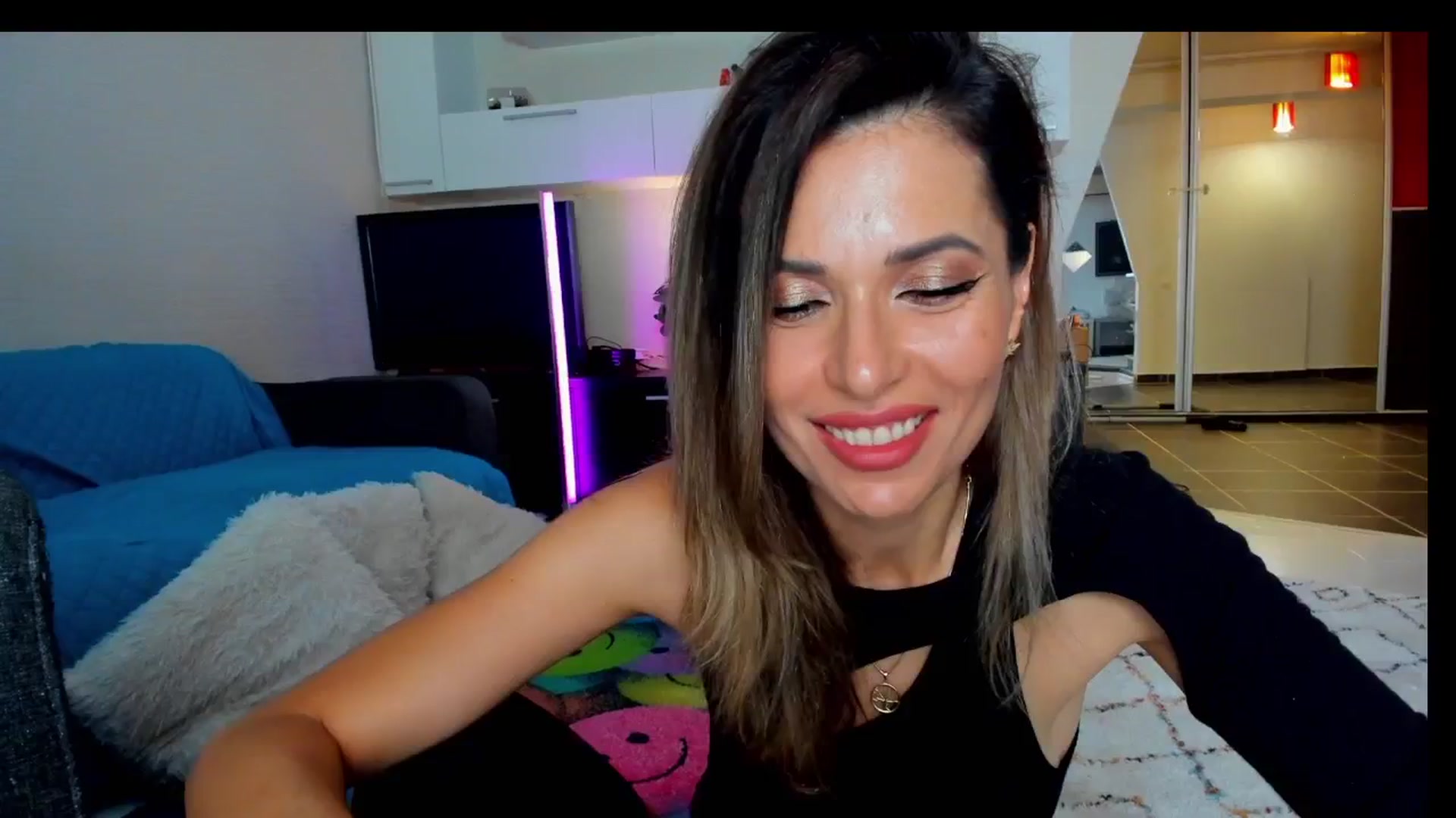 Gallery image thumbnail from SmileyTinaa's myfreecams stream on, 05/09/2025, 23:18 image 8 of 20