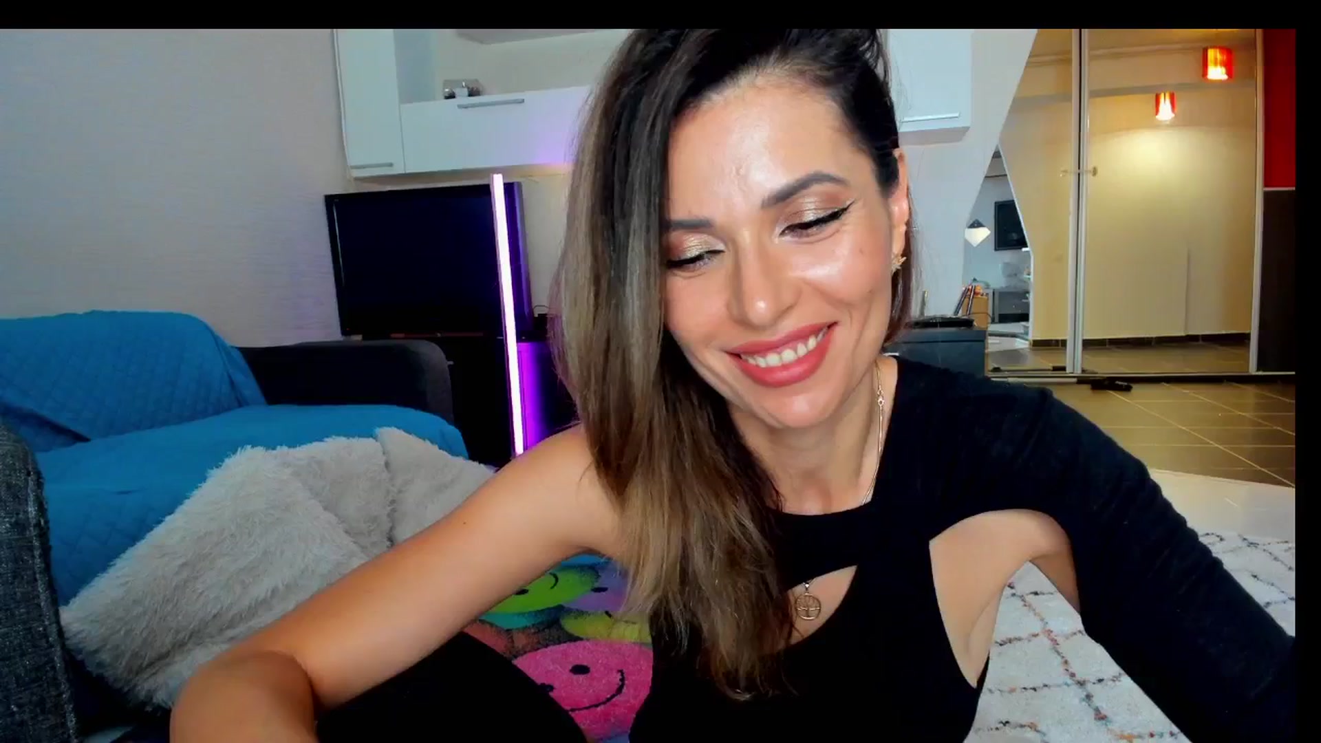 Gallery image thumbnail from SmileyTinaa's myfreecams stream on, 05/09/2025, 23:18 image 7 of 20
