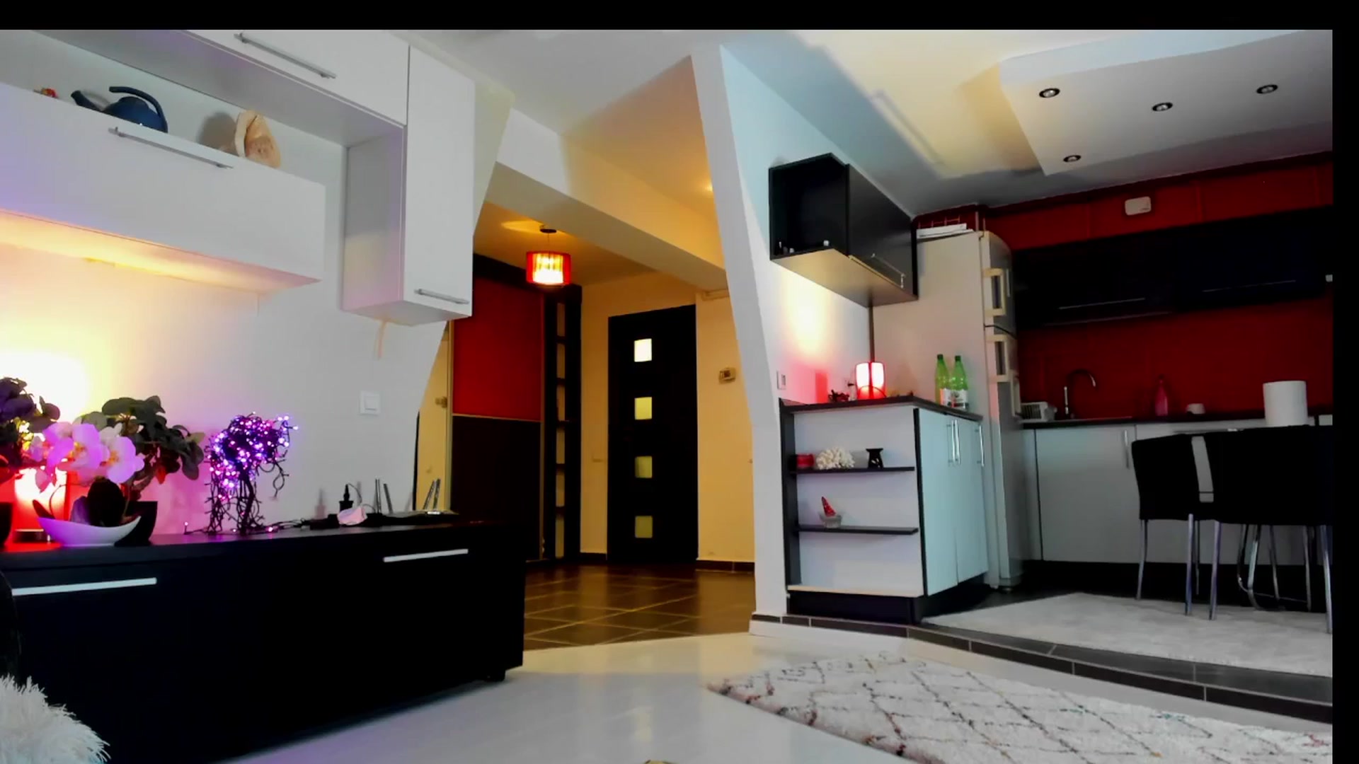 Gallery image thumbnail from SmileyTinaa's myfreecams stream on, 05/17/2025, 03:36 image 10 of 20