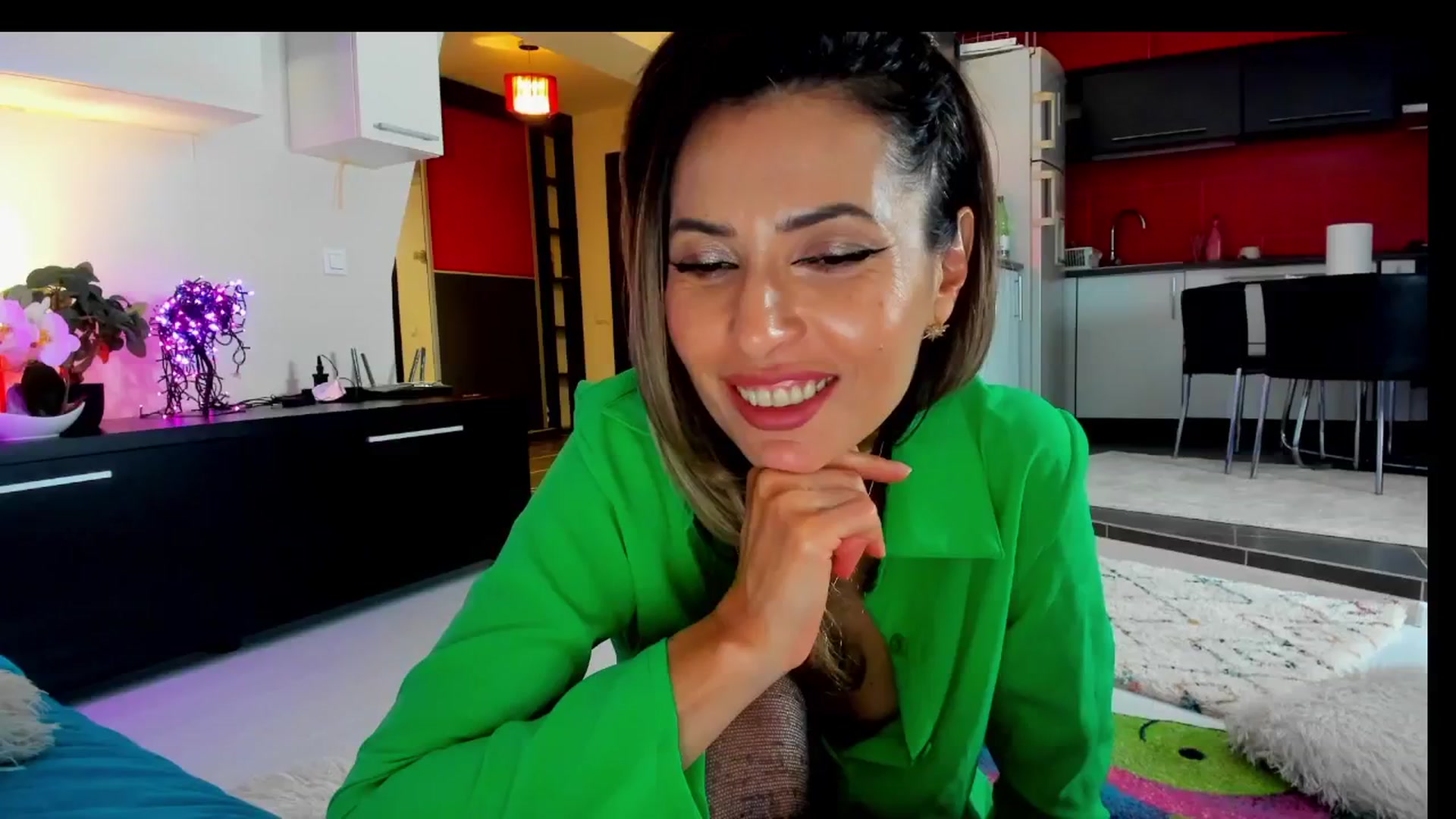 Gallery image thumbnail from SmileyTinaa's myfreecams stream on, 05/17/2025, 03:36 image 9 of 20