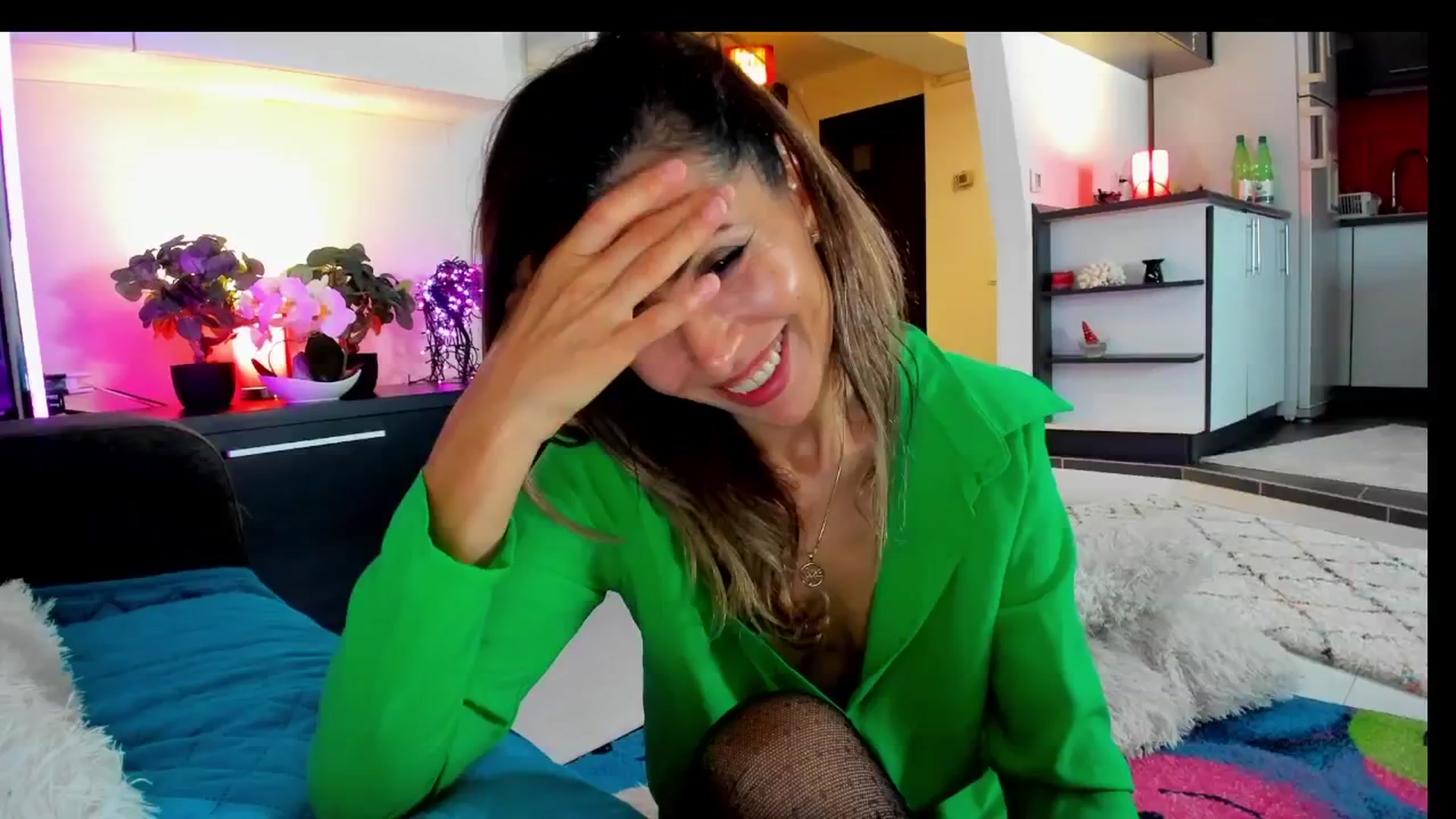 Gallery image thumbnail from SmileyTinaa's myfreecams stream on, 05/17/2025, 06:32 image 1 of 20