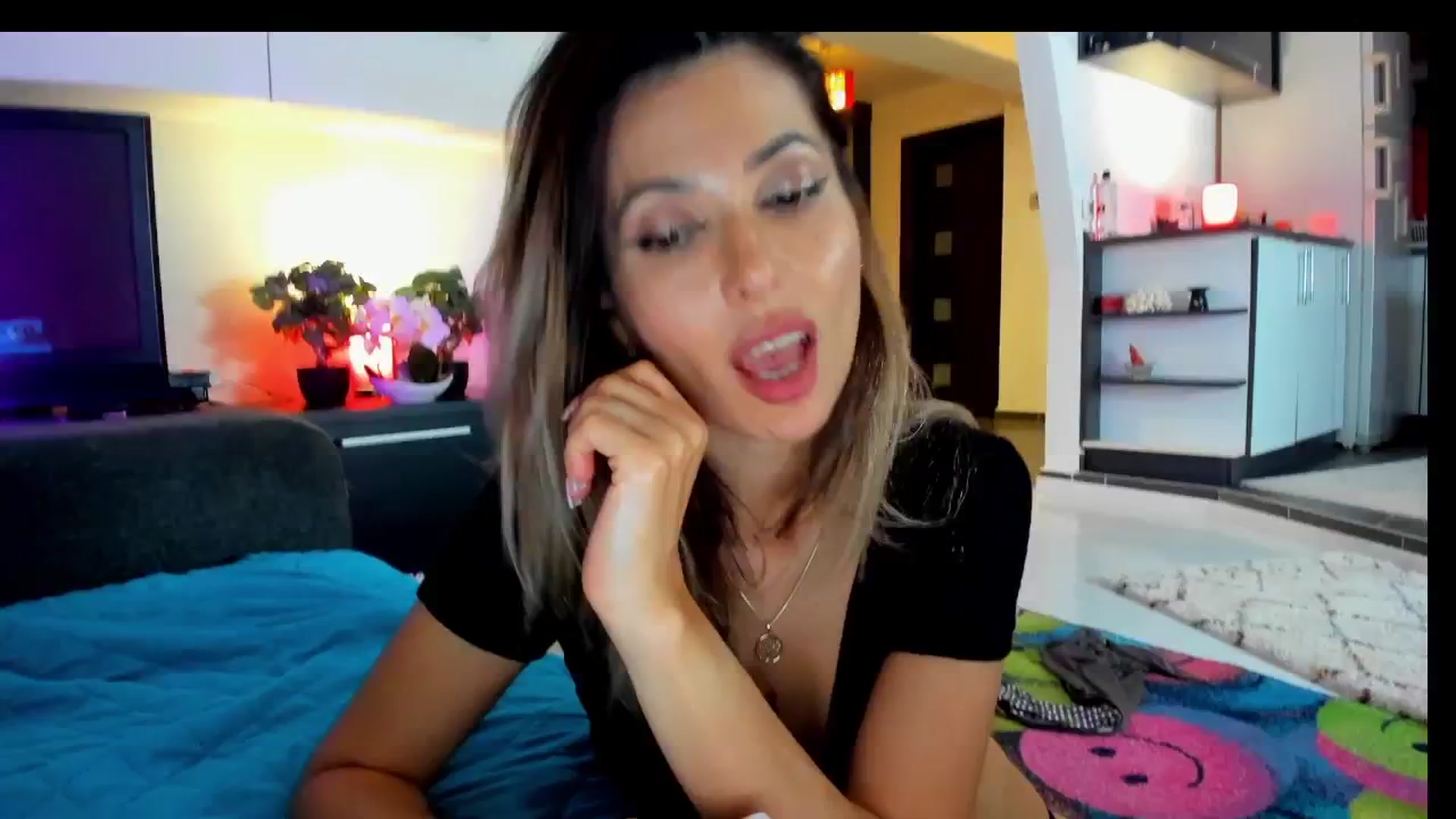 Gallery image thumbnail from SmileyTinaa's myfreecams stream on, 05/30/2025, 05:31 image 16 of 20