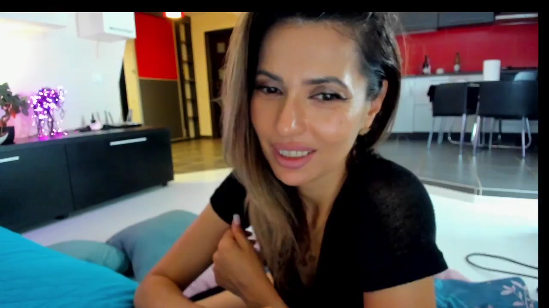Gallery image thumbnail from SmileyTinaa's myfreecams stream on, 05/31/2025, 02:33 image 8 of 20