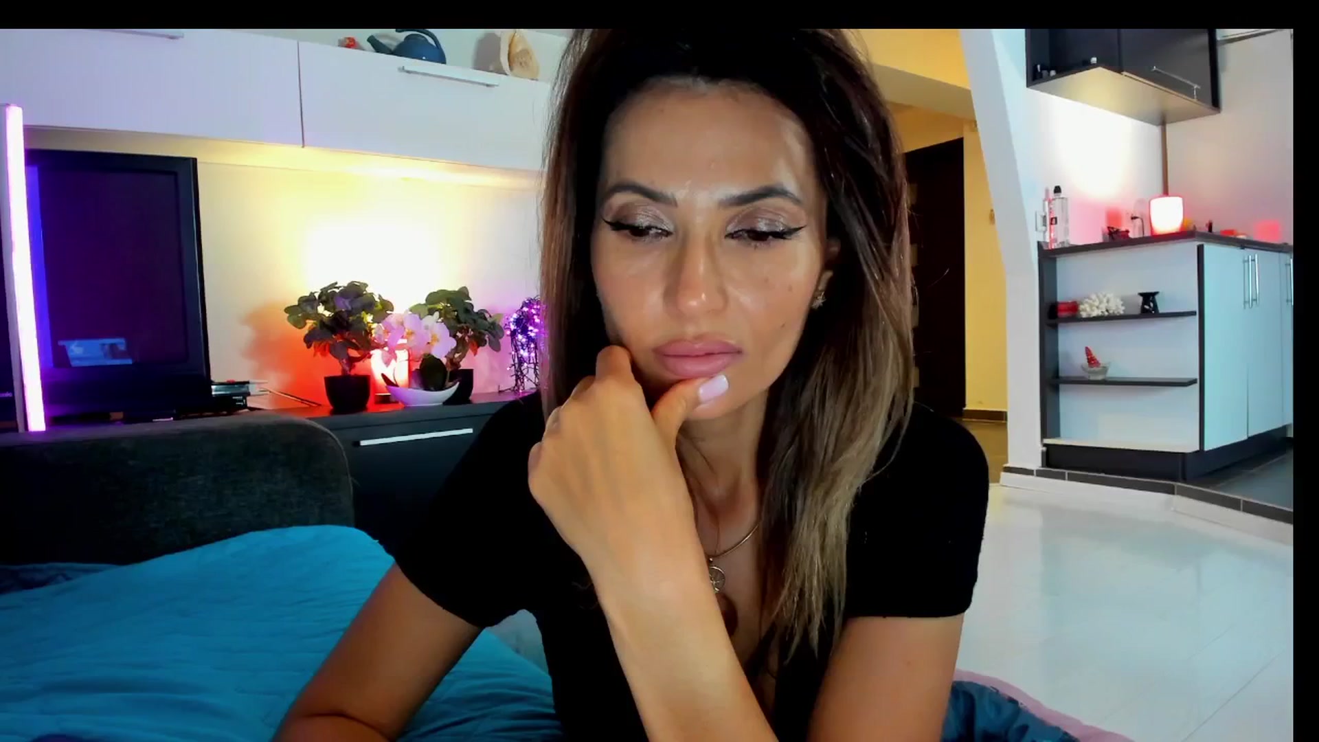 Gallery image thumbnail from SmileyTinaa's myfreecams stream on, 05/31/2025, 02:33 image 5 of 20