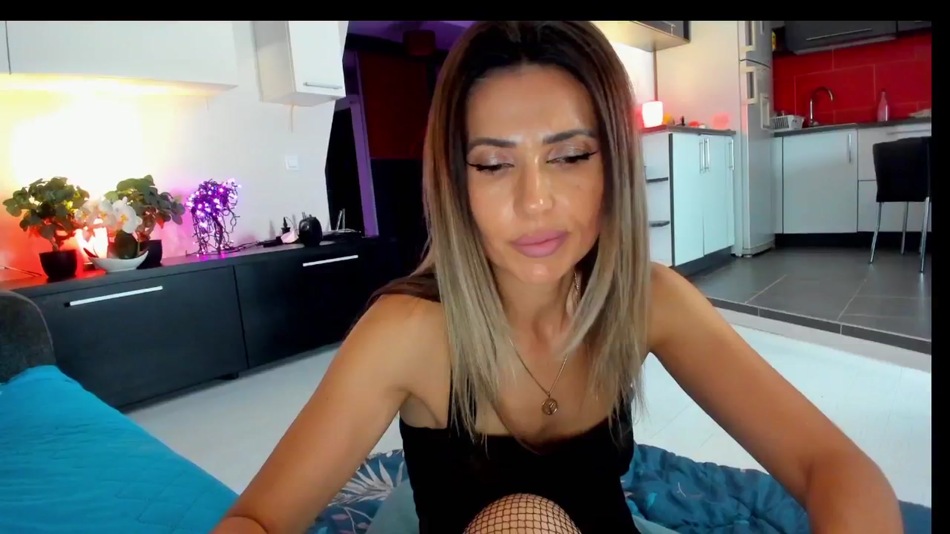 Gallery image thumbnail from SmileyTinaa's myfreecams stream on, 06/20/2025, 24:04 image 1 of 20