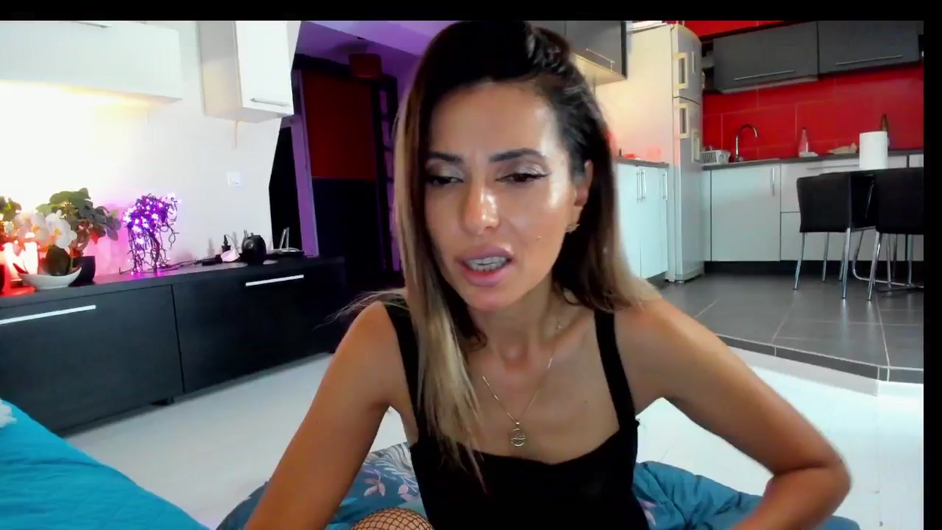 Gallery image thumbnail from SmileyTinaa's myfreecams stream on, 06/20/2025, 24:04 image 20 of 20
