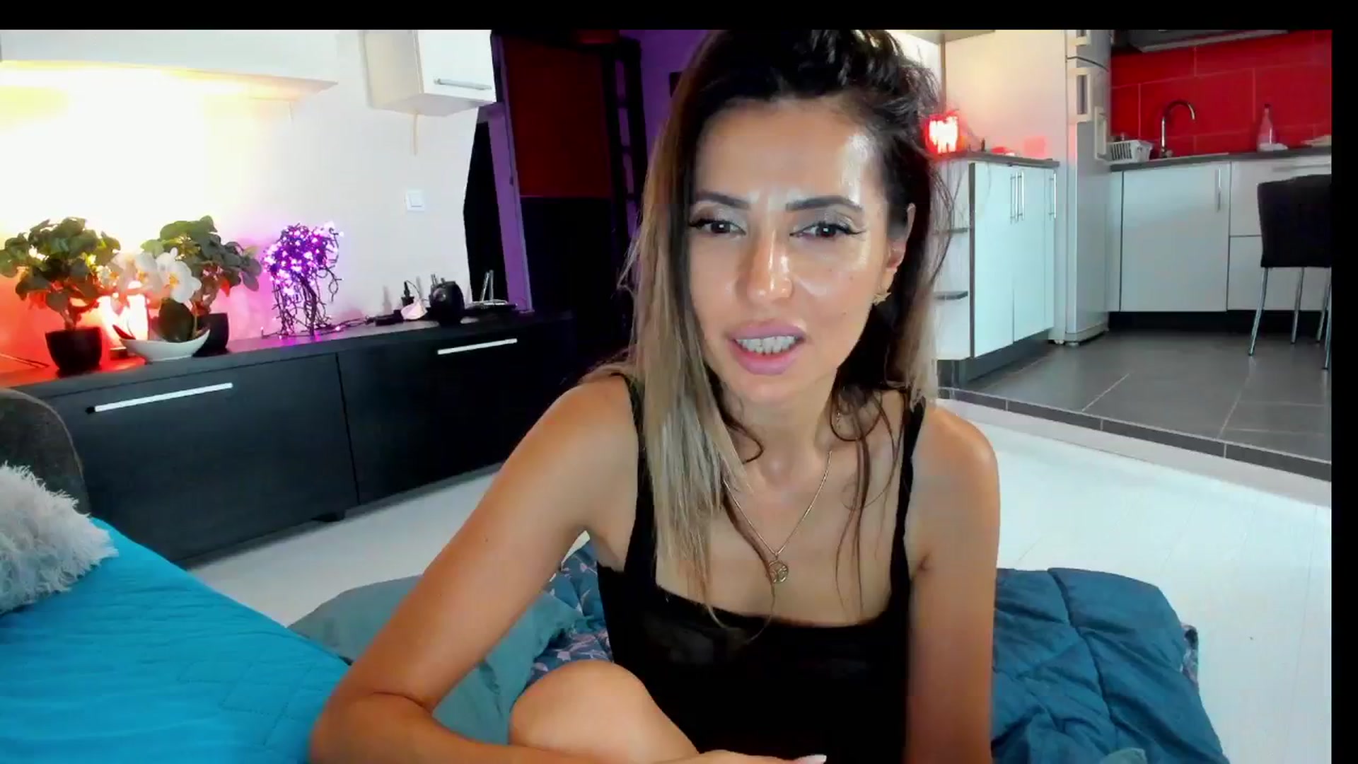 Gallery image thumbnail from SmileyTinaa's myfreecams stream on, 06/20/2025, 02:39 image 4 of 20