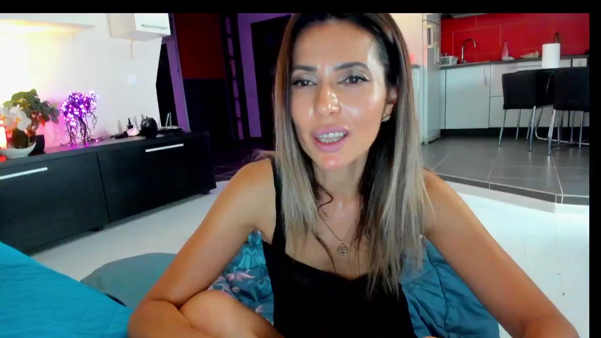 Gallery image thumbnail from SmileyTinaa's myfreecams stream on, 06/20/2025, 02:39 image 8 of 20