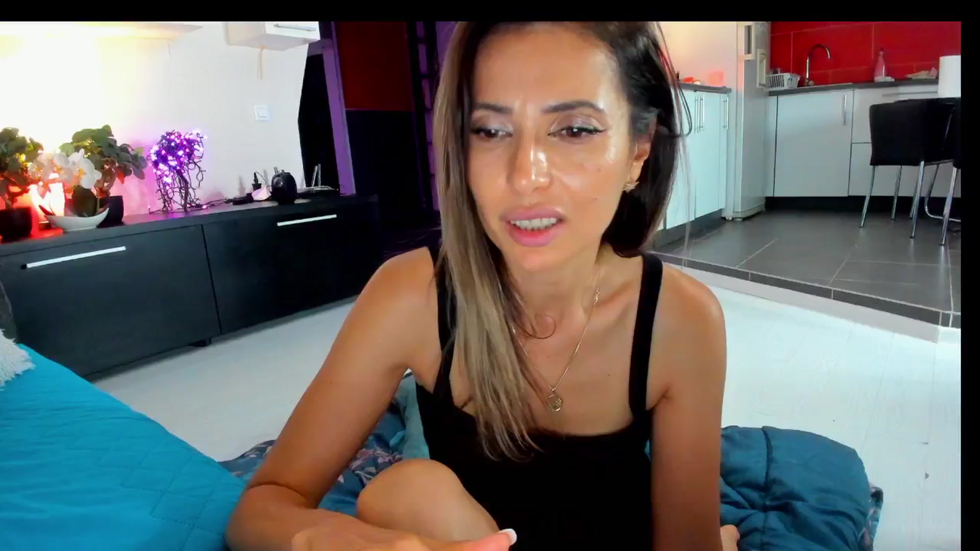 Gallery image thumbnail from SmileyTinaa's myfreecams stream on, 06/20/2025, 04:24 image 10 of 20