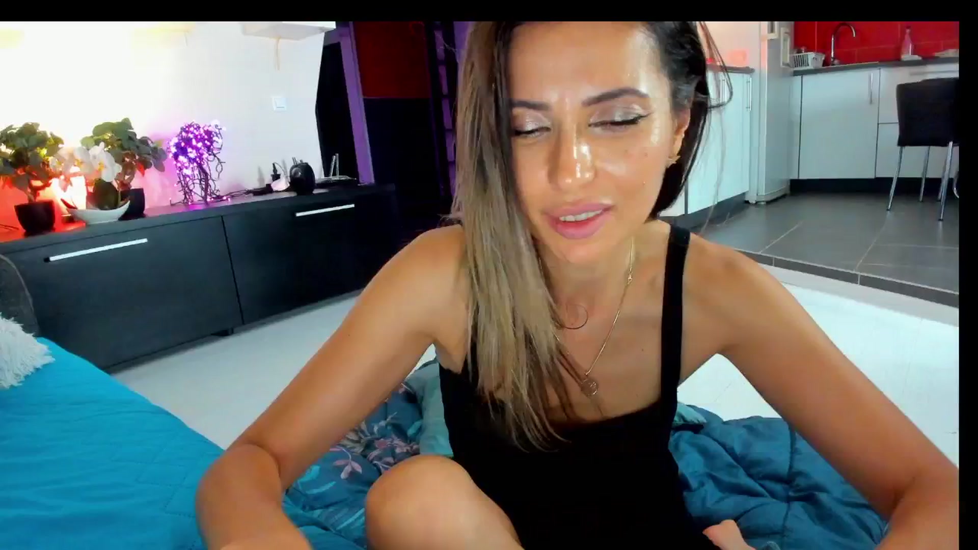 Gallery image thumbnail from SmileyTinaa's myfreecams stream on, 06/20/2025, 04:24 image 8 of 20