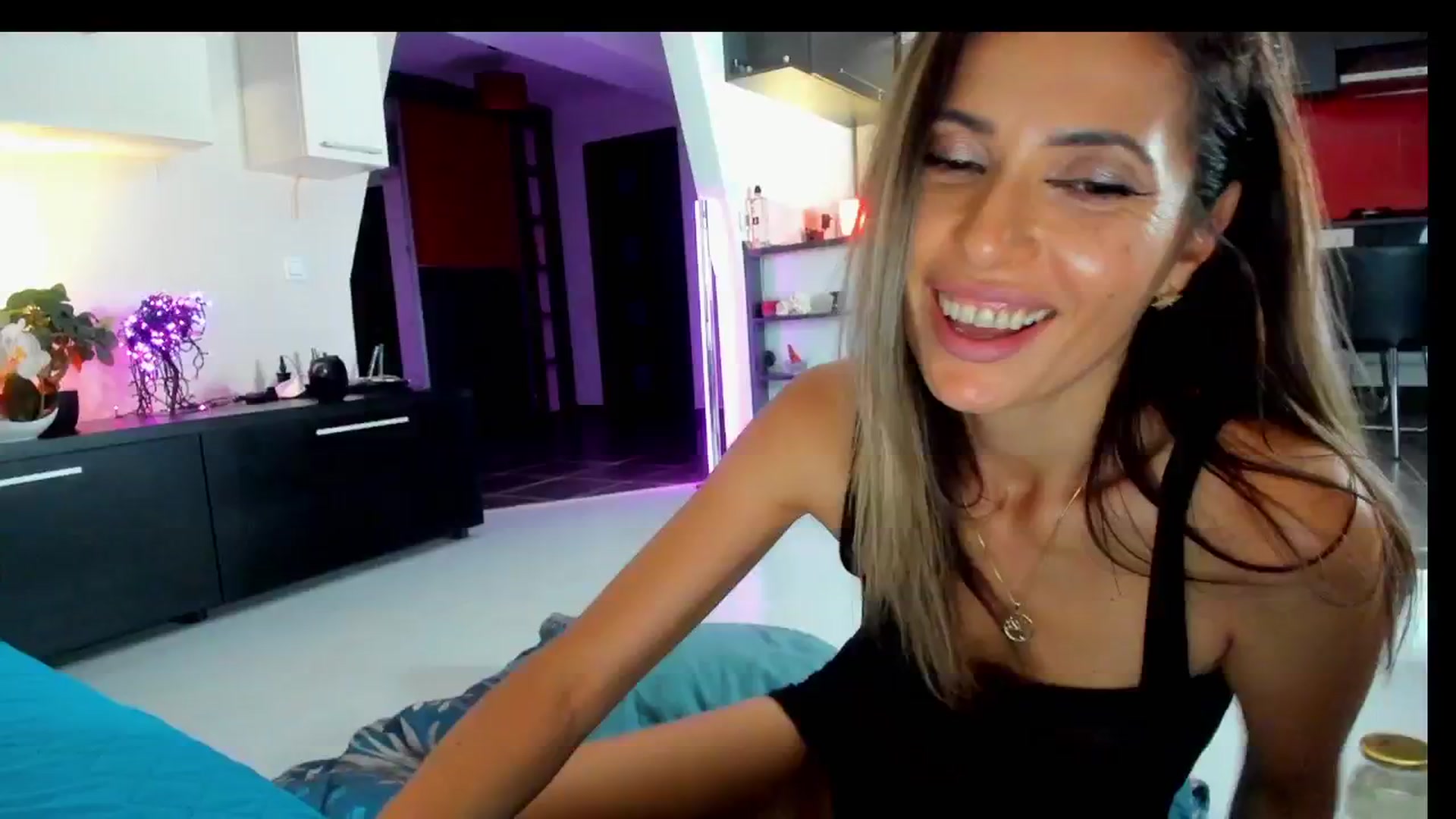 Gallery image thumbnail from SmileyTinaa's myfreecams stream on, 06/20/2025, 04:24 image 20 of 20
