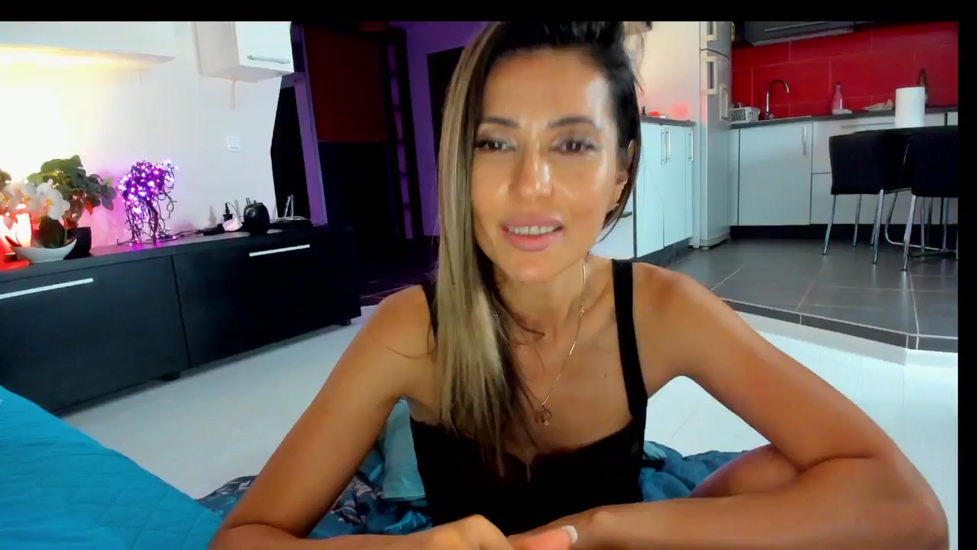 Gallery image thumbnail from SmileyTinaa's myfreecams stream on, 06/20/2025, 05:30 image 1 of 20
