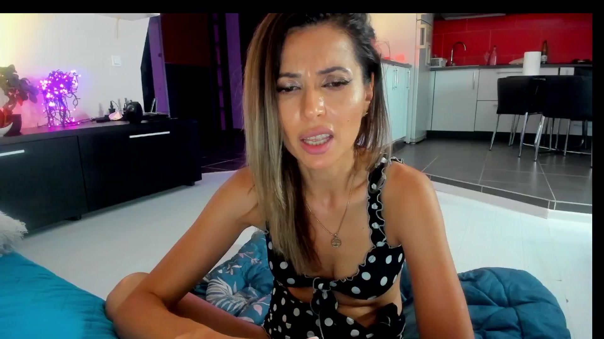 Gallery image thumbnail from SmileyTinaa's myfreecams stream on, 06/27/2025, 02:51 image 9 of 20