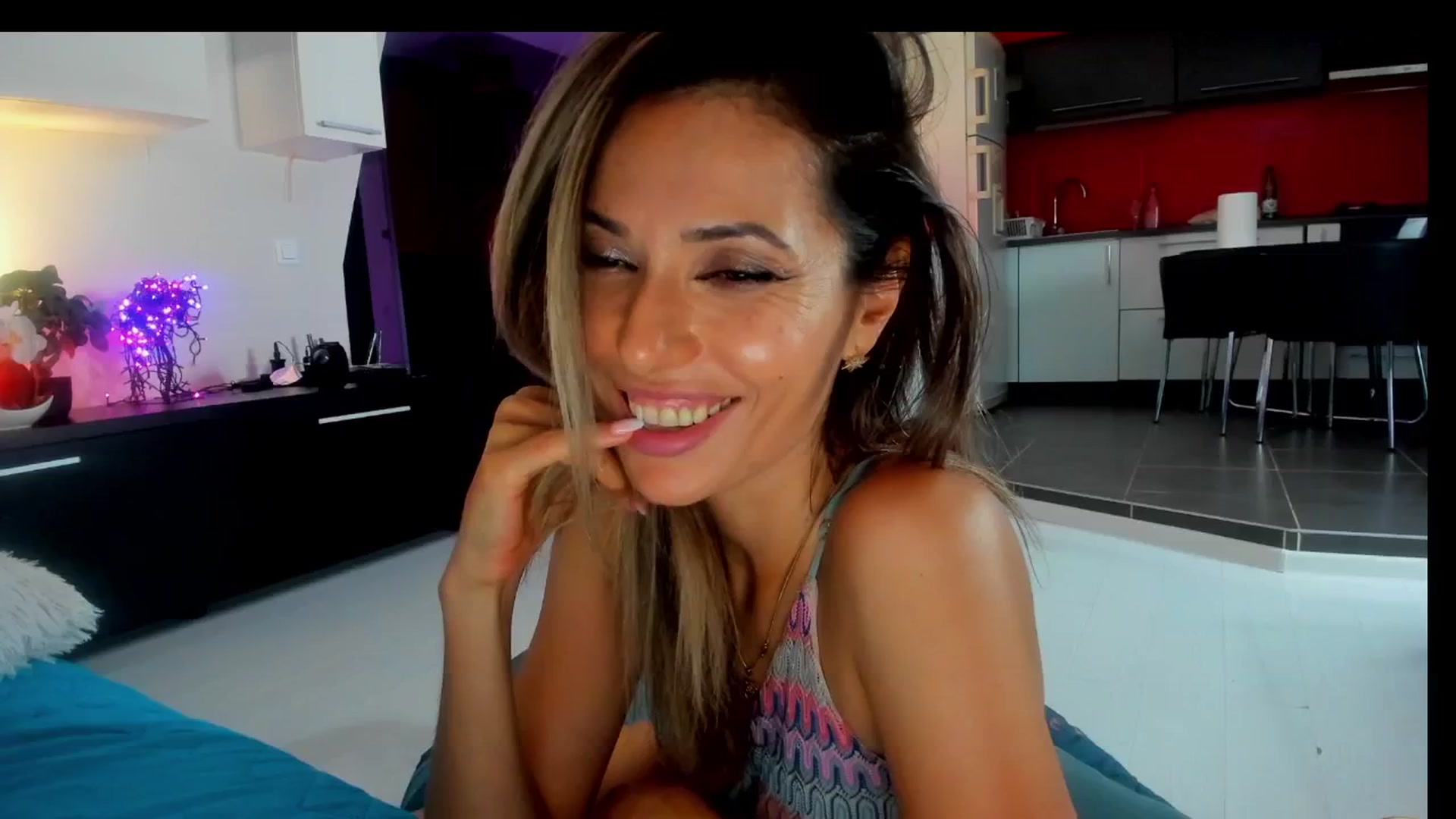 Gallery image thumbnail from SmileyTinaa's myfreecams stream on, 06/27/2025, 05:46 image 1 of 20